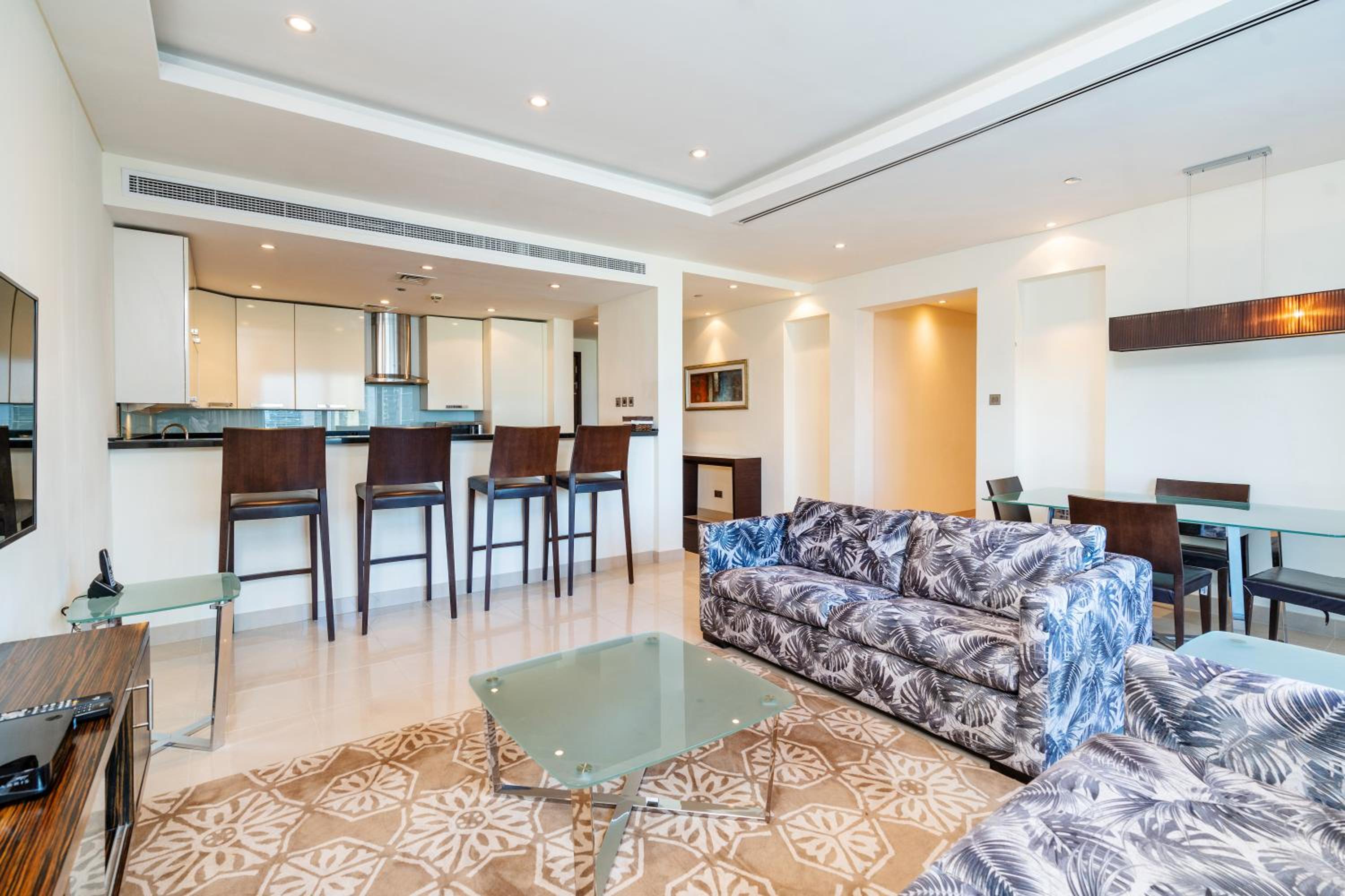 Royal Club By RVHR, Bonnington Residential Tower - JLT