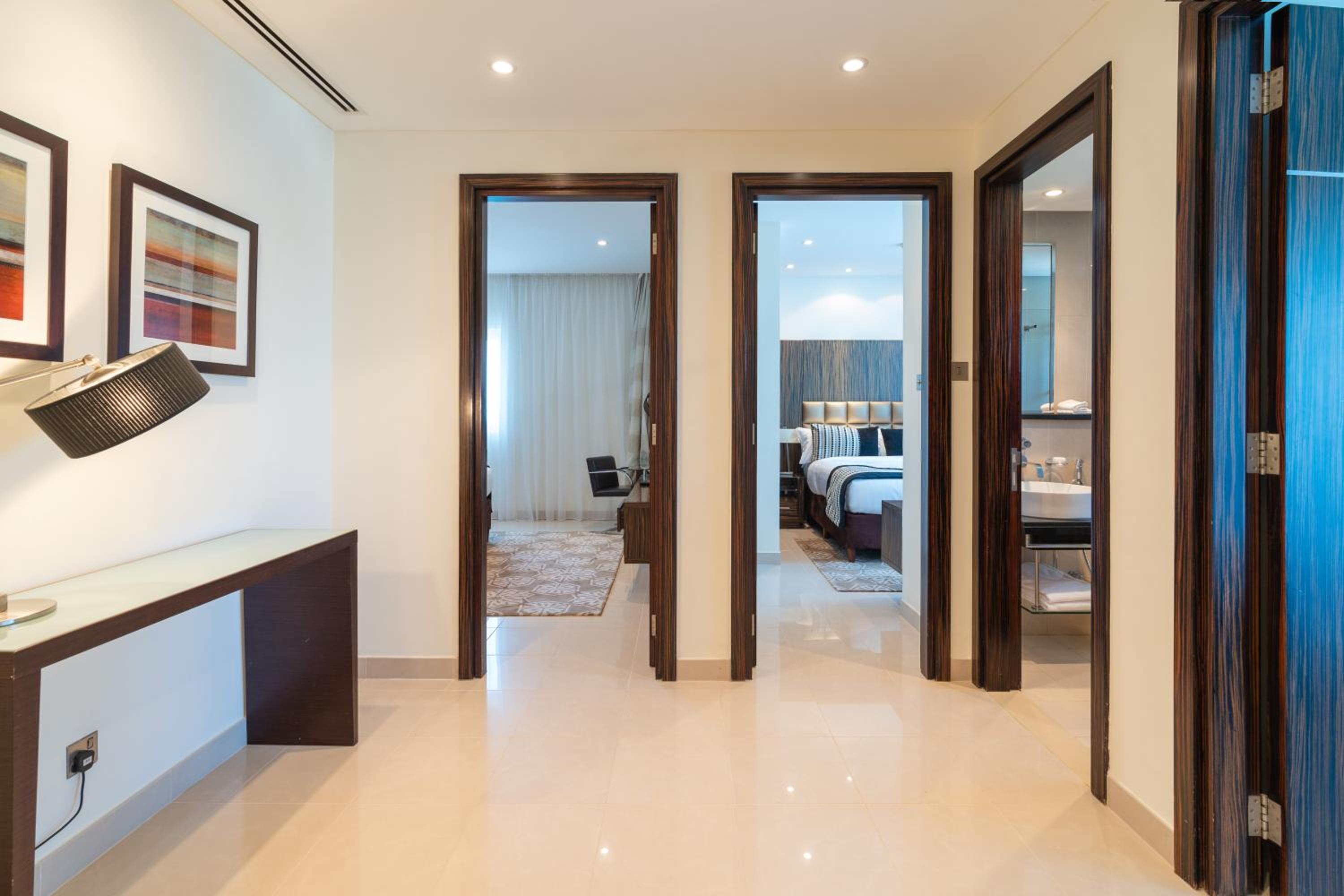 Royal Club By RVHR, Bonnington Residential Tower - JLT