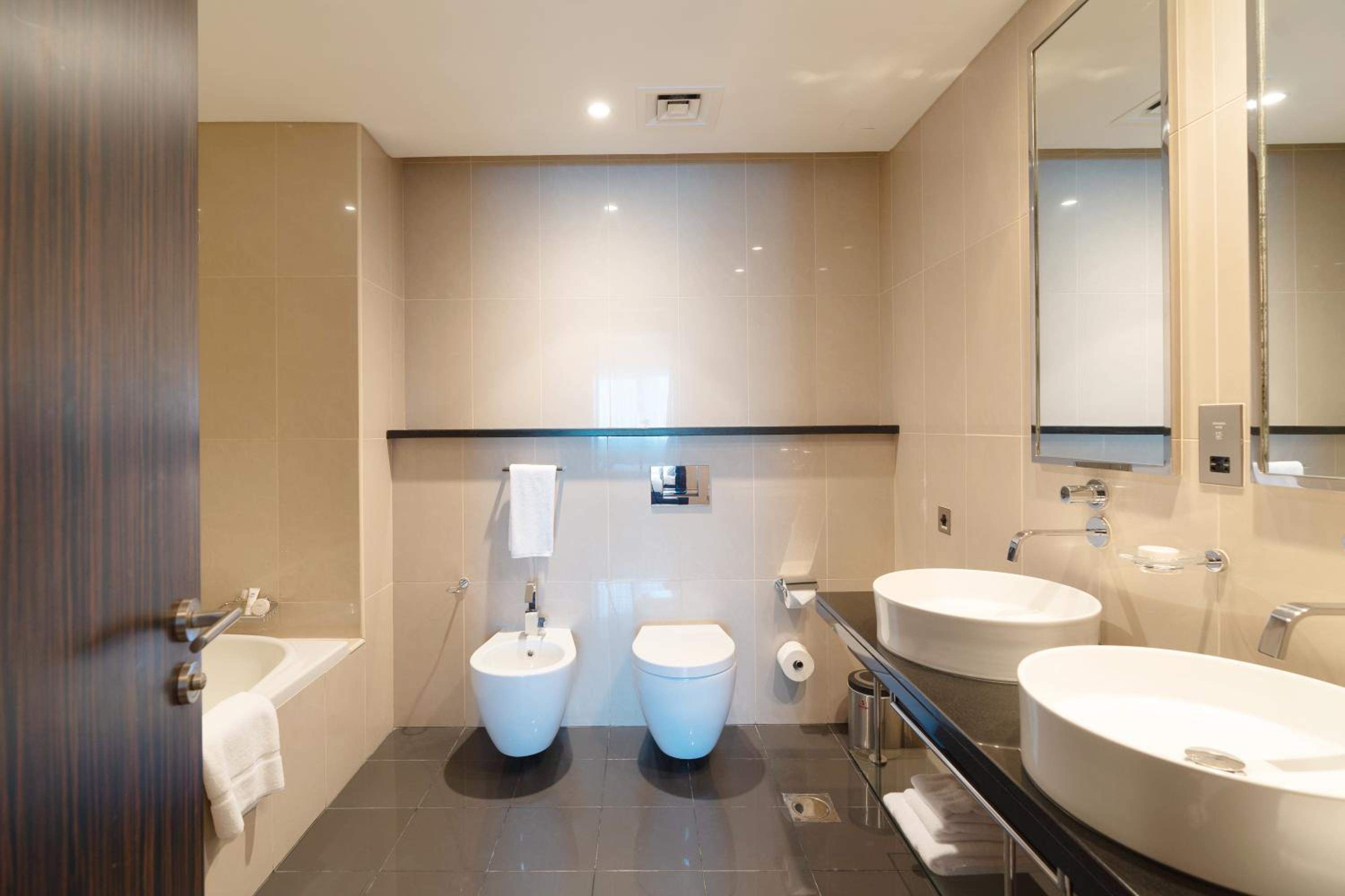 Royal Club By RVHR, Bonnington Residential Tower - JLT