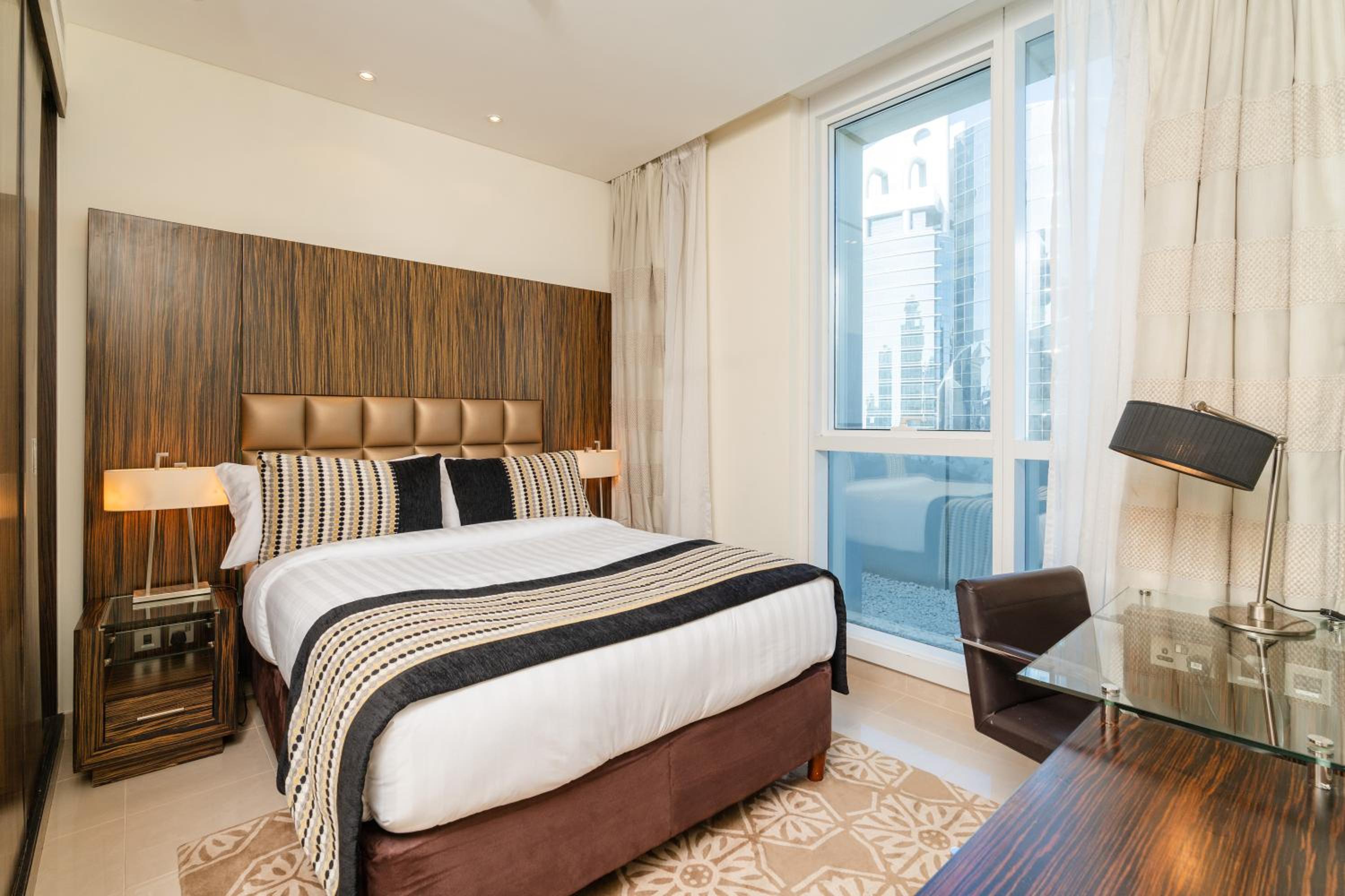 Royal Club By RVHR, Bonnington Residential Tower - JLT