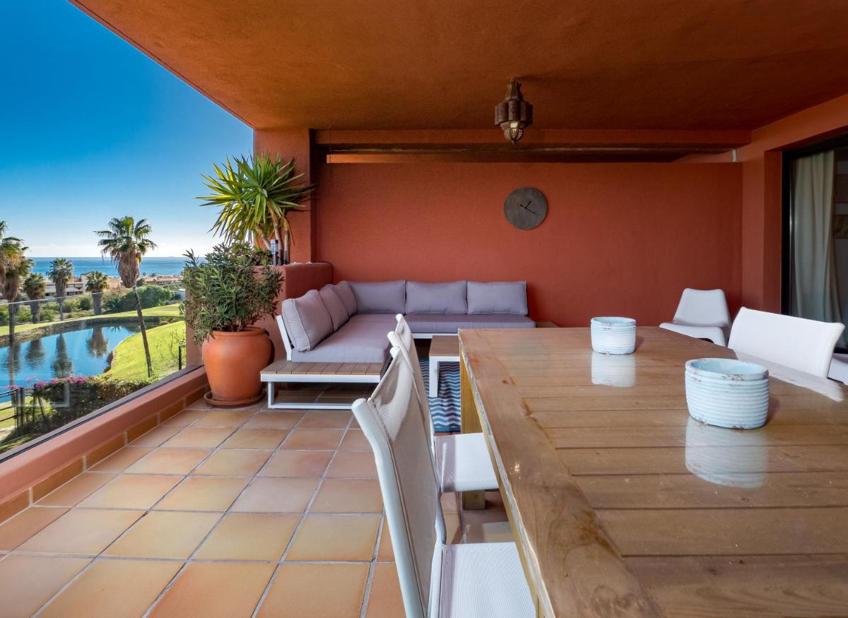 Hotel 2130-Amazing 2 bedrooms with terrace sea view - Image 1