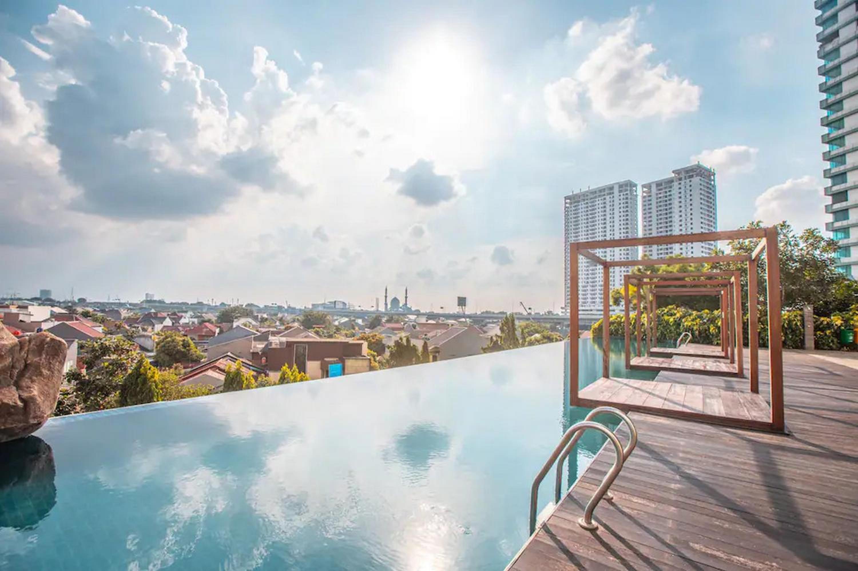 RedLiving Apartemen Grand Kamala Lagoon - Kita Pro Tower Barclay North view 5