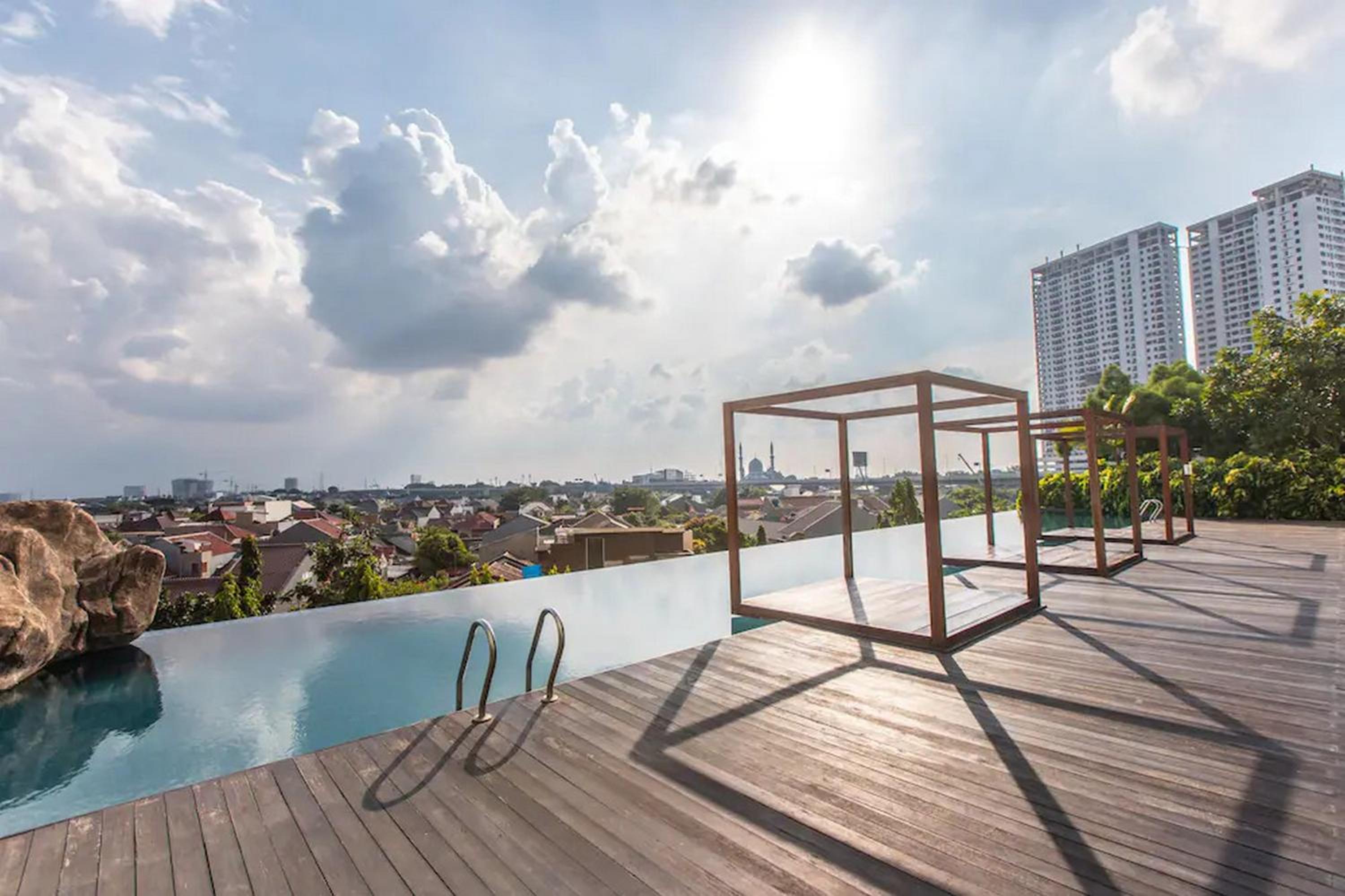 RedLiving Apartemen Grand Kamala Lagoon - Kita Pro Tower Barclay North view 2