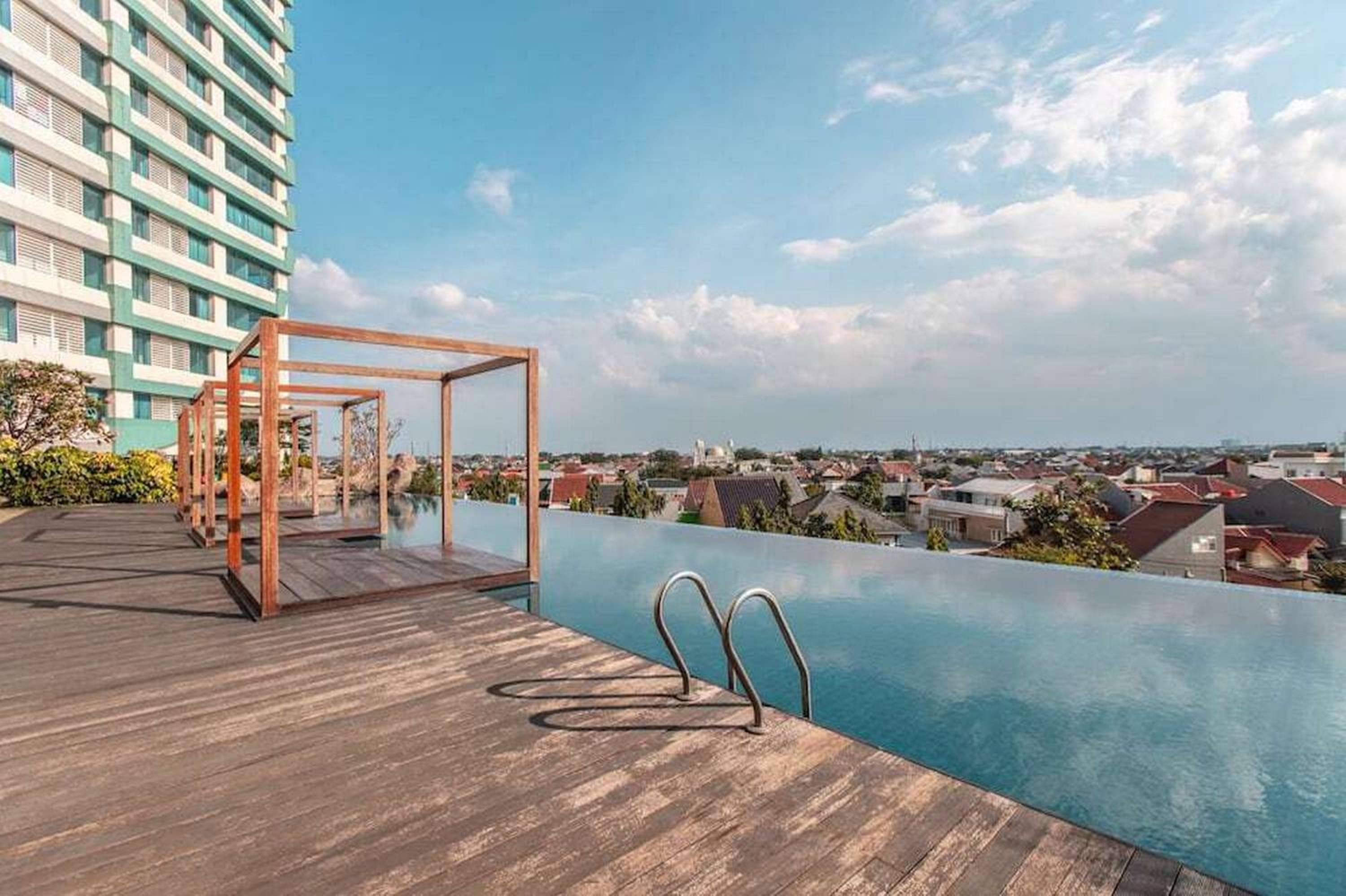 RedLiving Apartemen Grand Kamala Lagoon - Kita Pro Tower Barclay North view 4