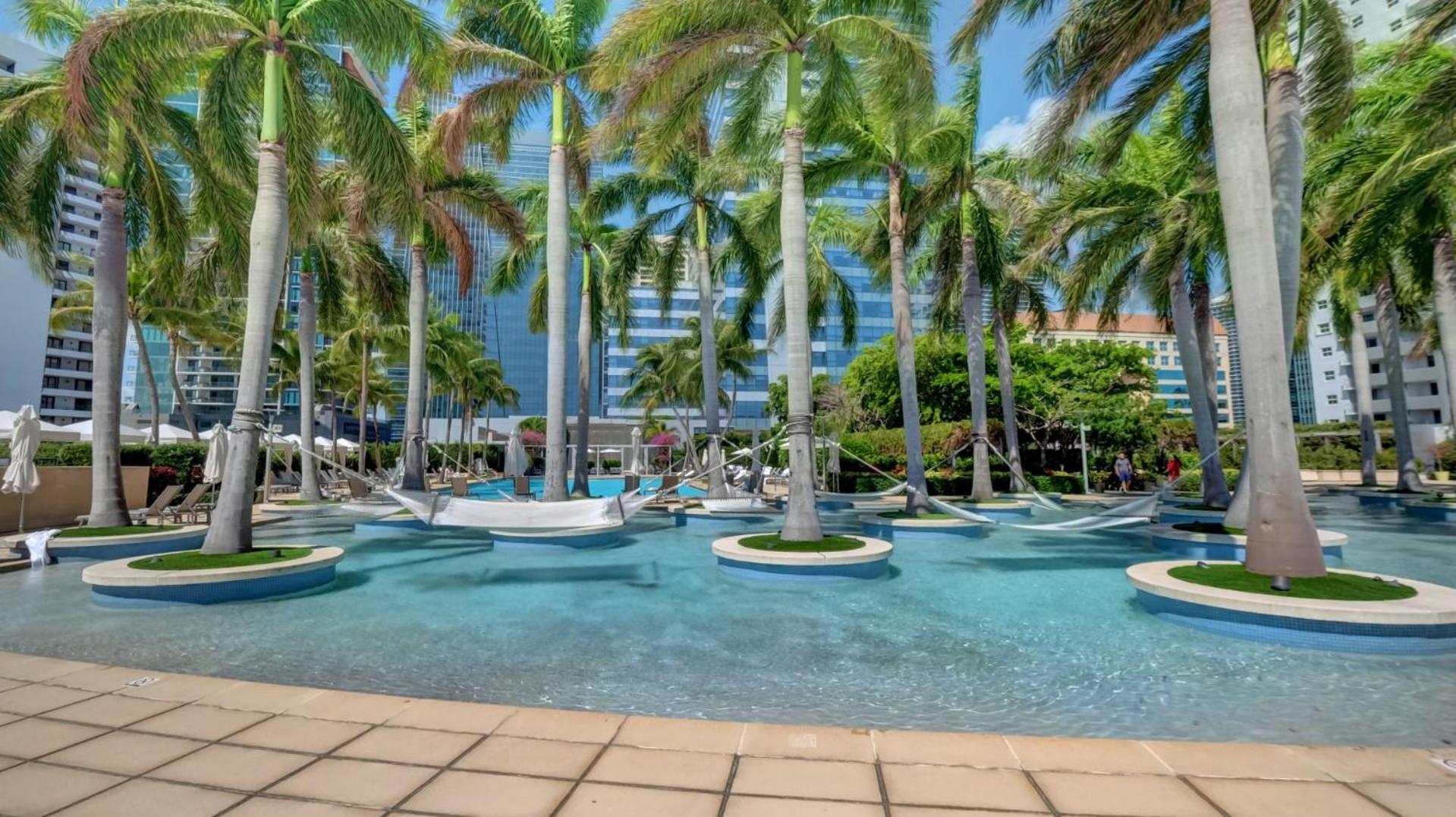 2 Bedroom OR King Studio Suites Four Seasons Hotel Miami Free Wi-Fi & Free Parking