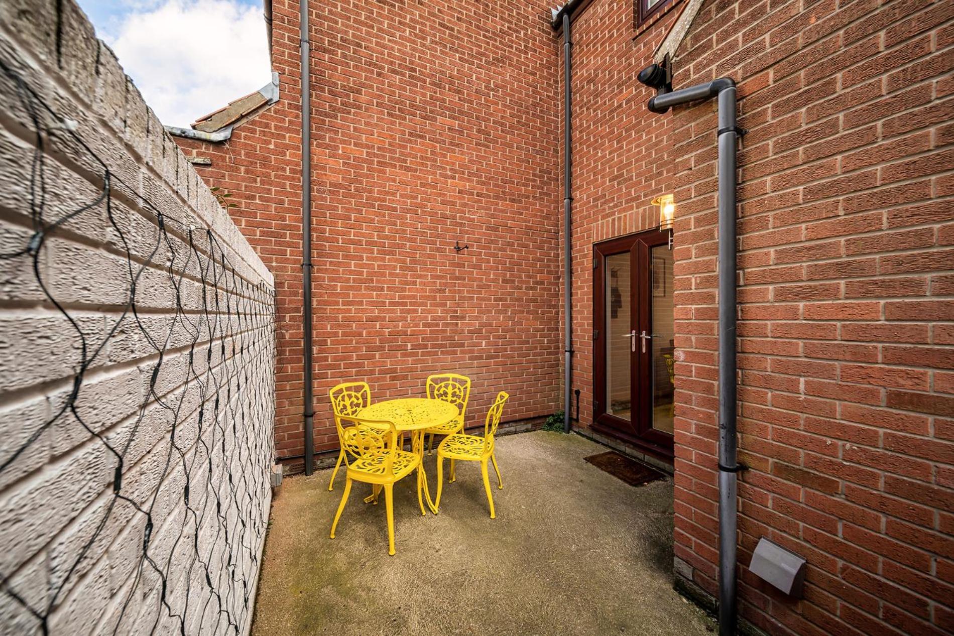 Charming & Central House with Garden and Free Parking view 4
