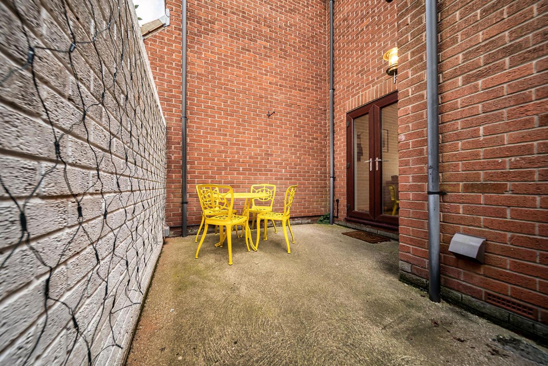 Charming & Central House with Garden and Free Parking view 5