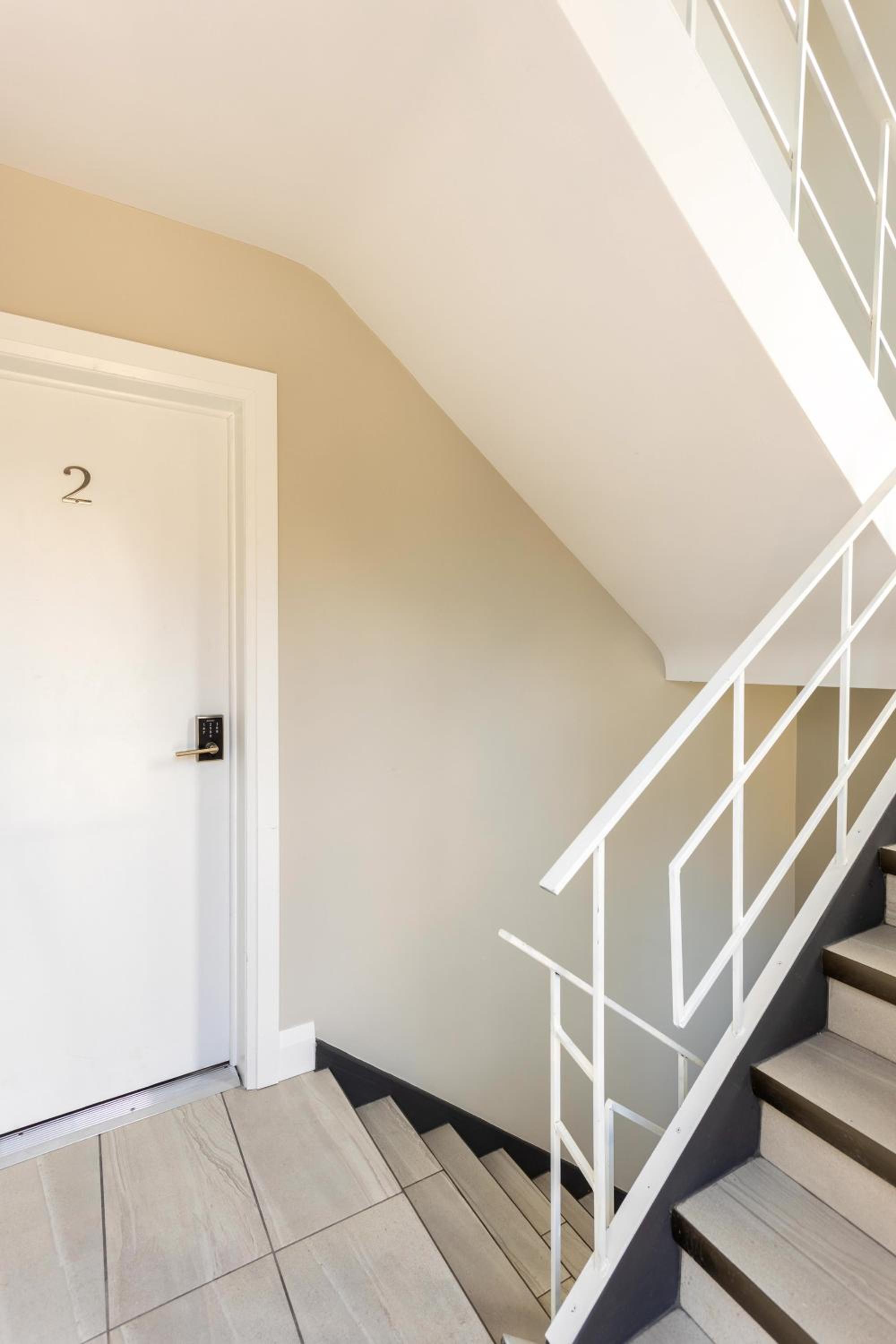 Kitchener Vacations - ENTIRE 2 BEDROOM APARTMENT DOWNTOWN - u2 - Property Image 11