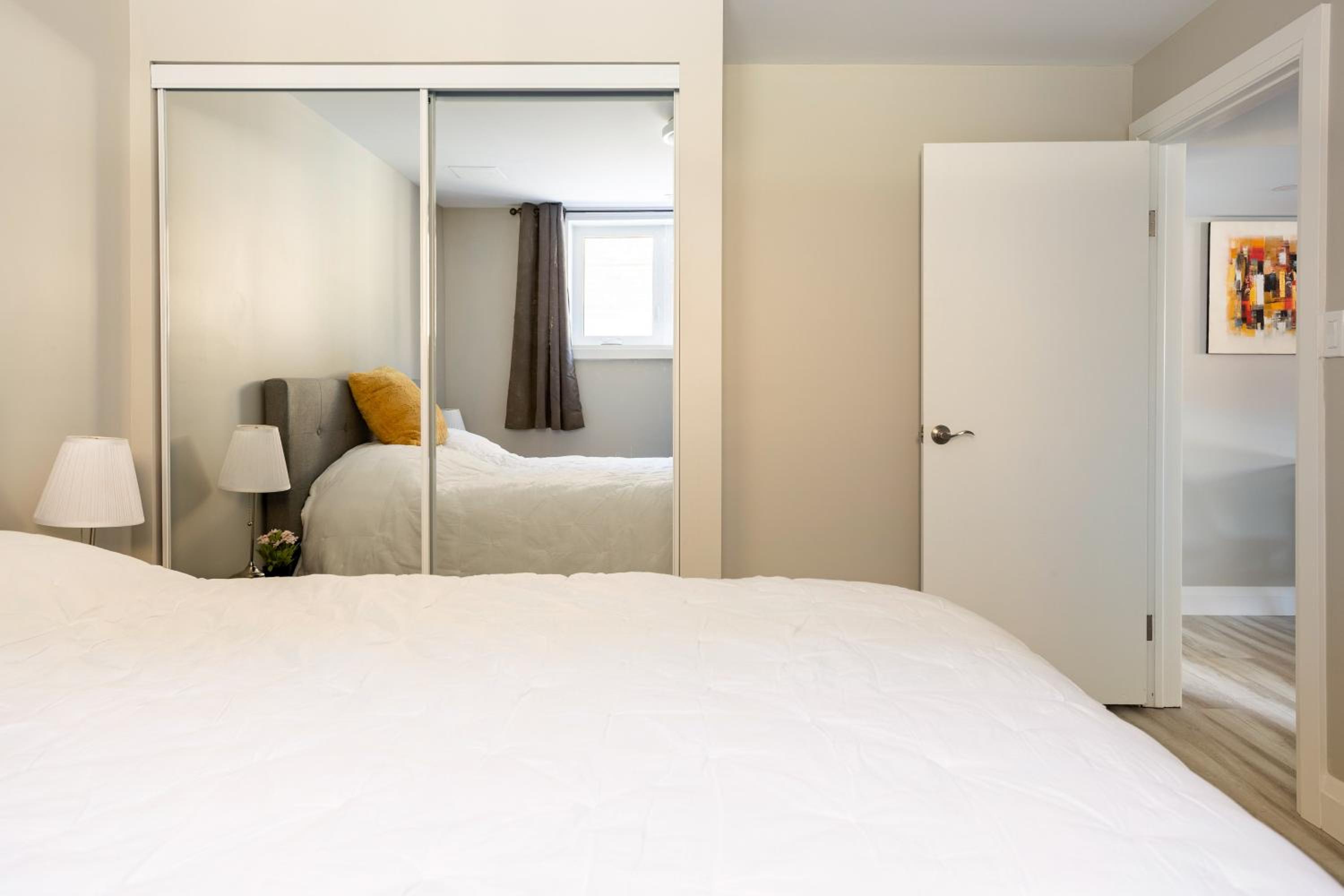 Kitchener Vacations - ENTIRE 2 BEDROOM APARTMENT DOWNTOWN - u1 - Property Image 7