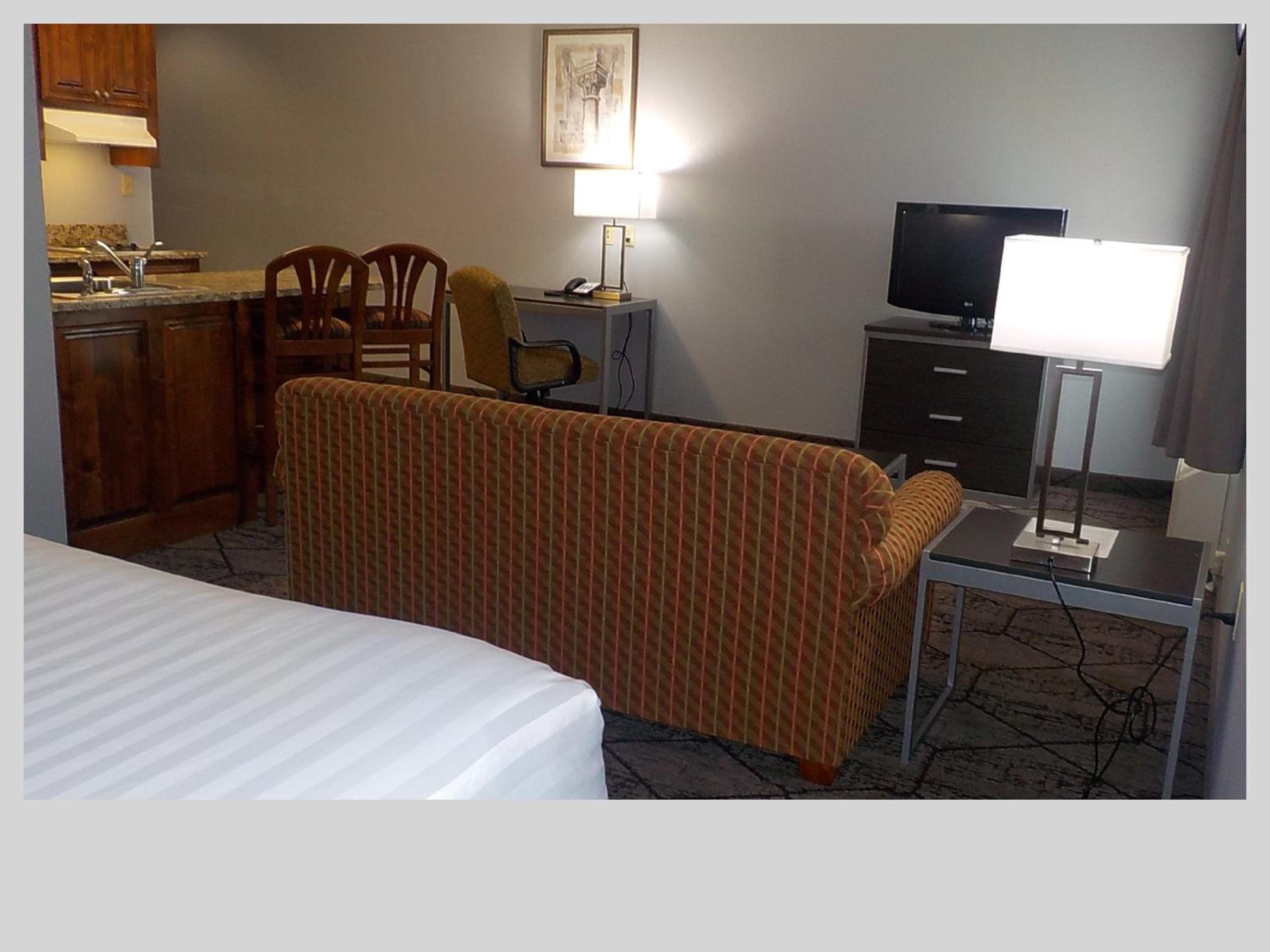 Warner Robins Vacations - SureStay Plus Hotel by Best Western Warner Robins AFB - Property Image 13