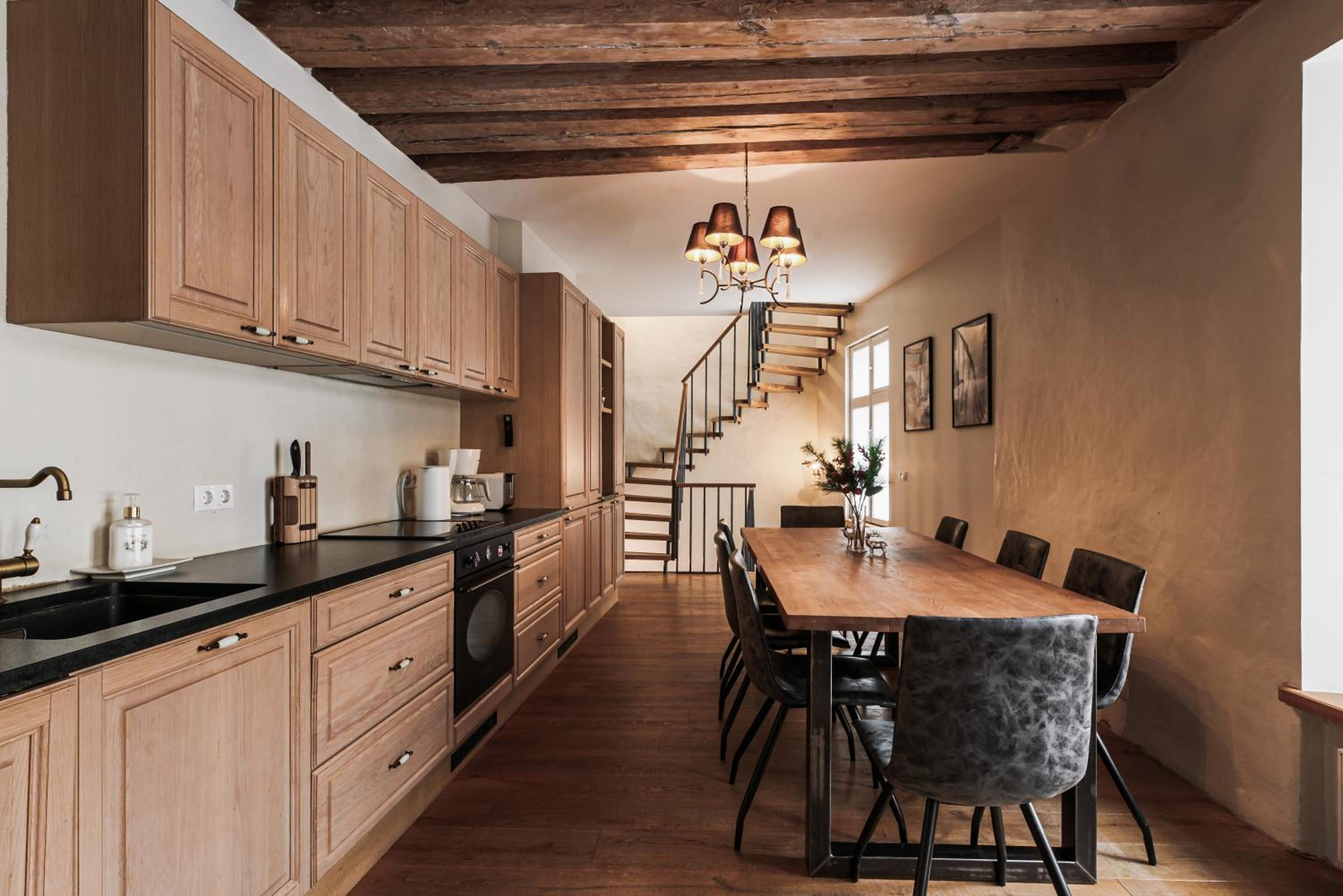 AirHome - Kuninga Apartment