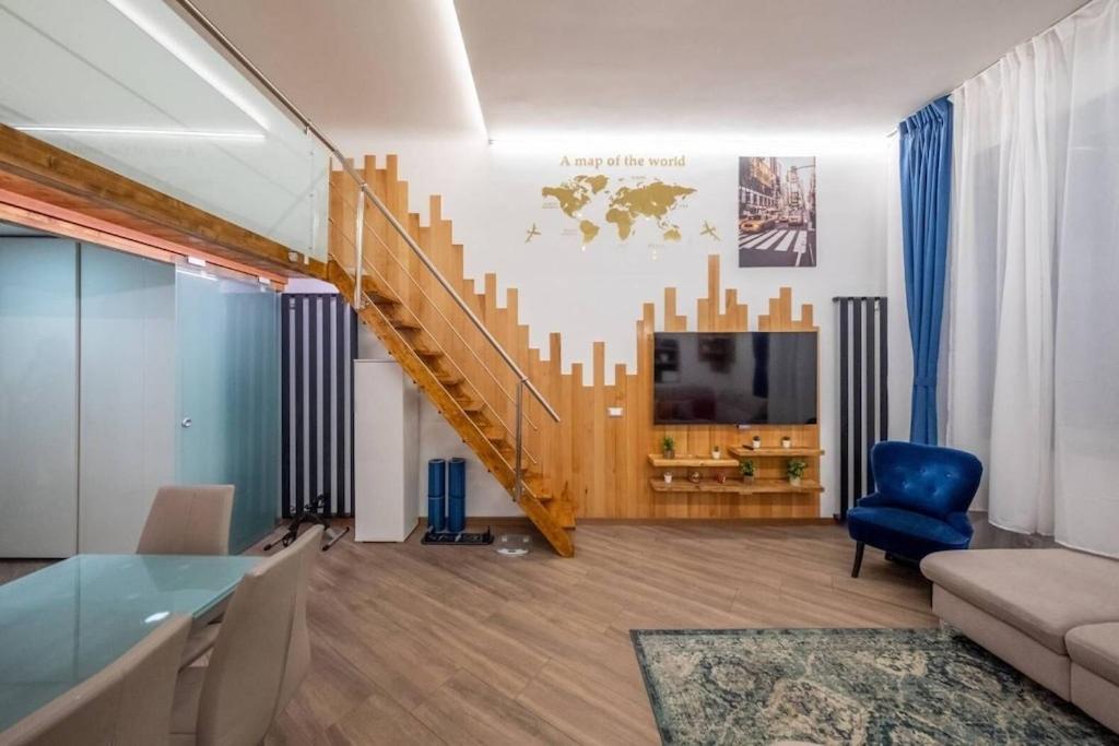 Monem’s House portello