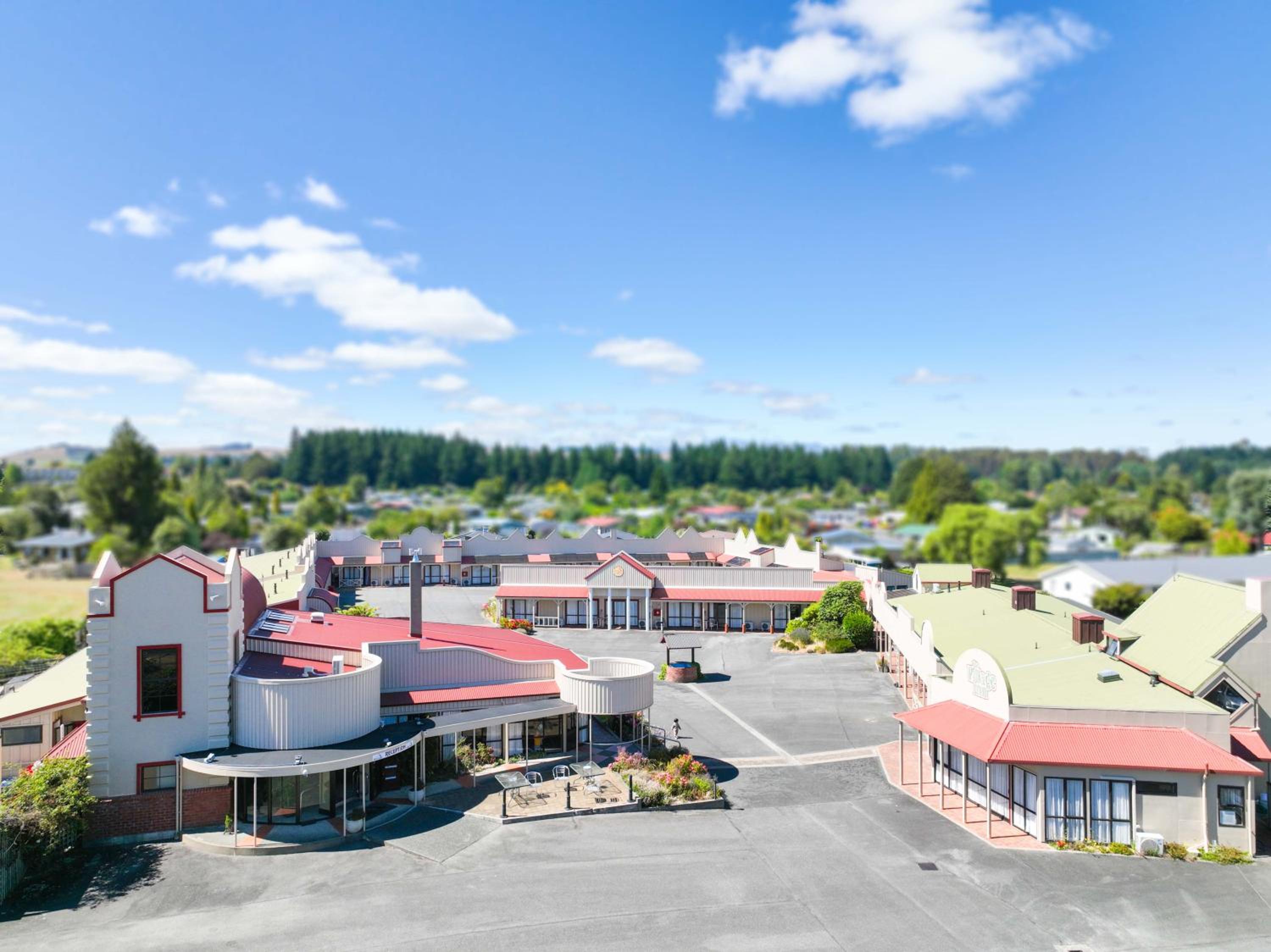 The Village Inn Hotel - Image 3