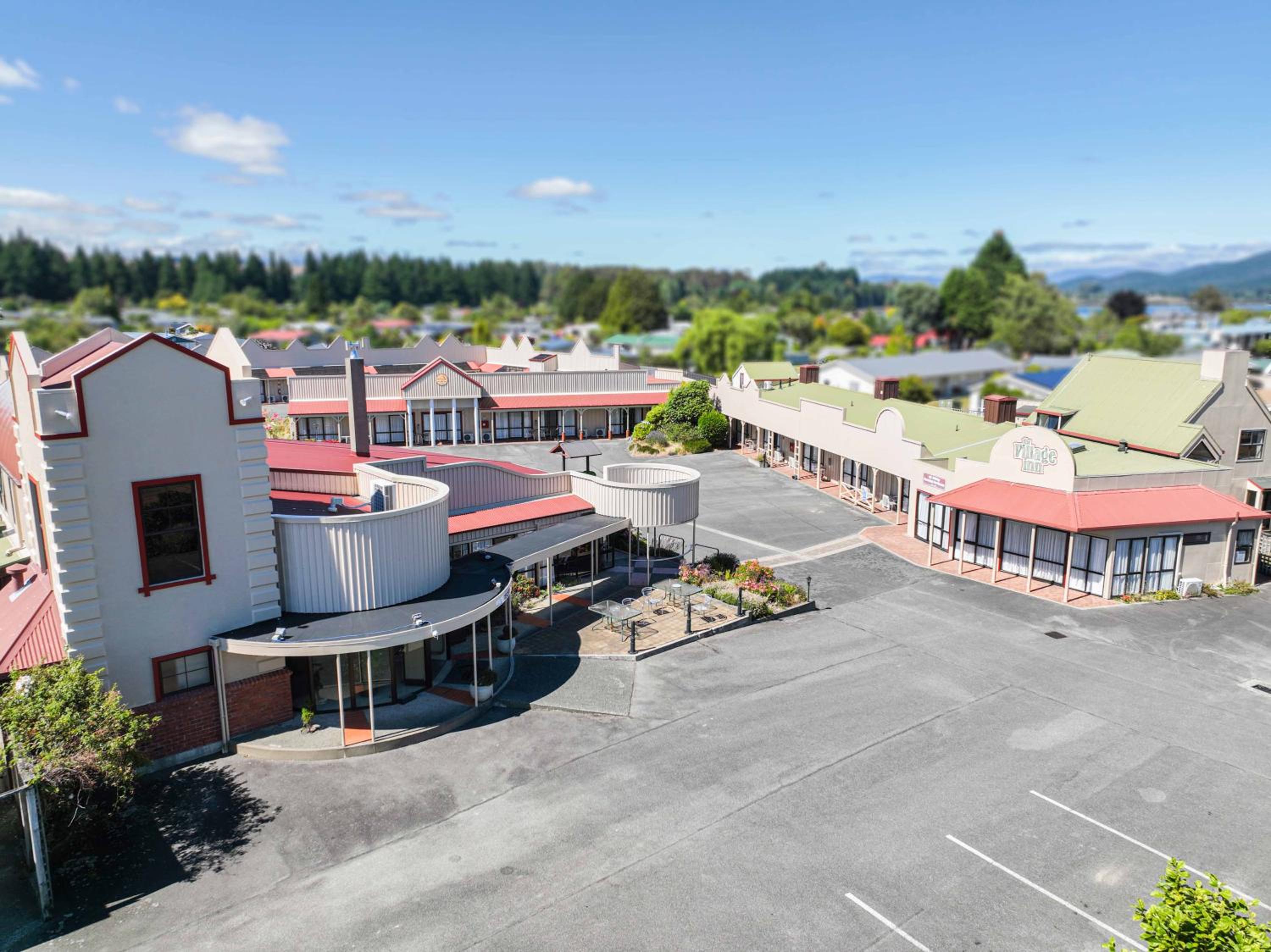 The Village Inn Hotel - Image 4