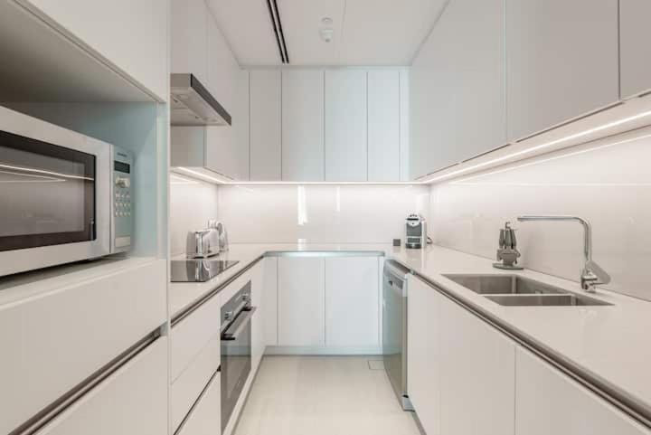 2 BDR Apt The Address Beach Resort JBR