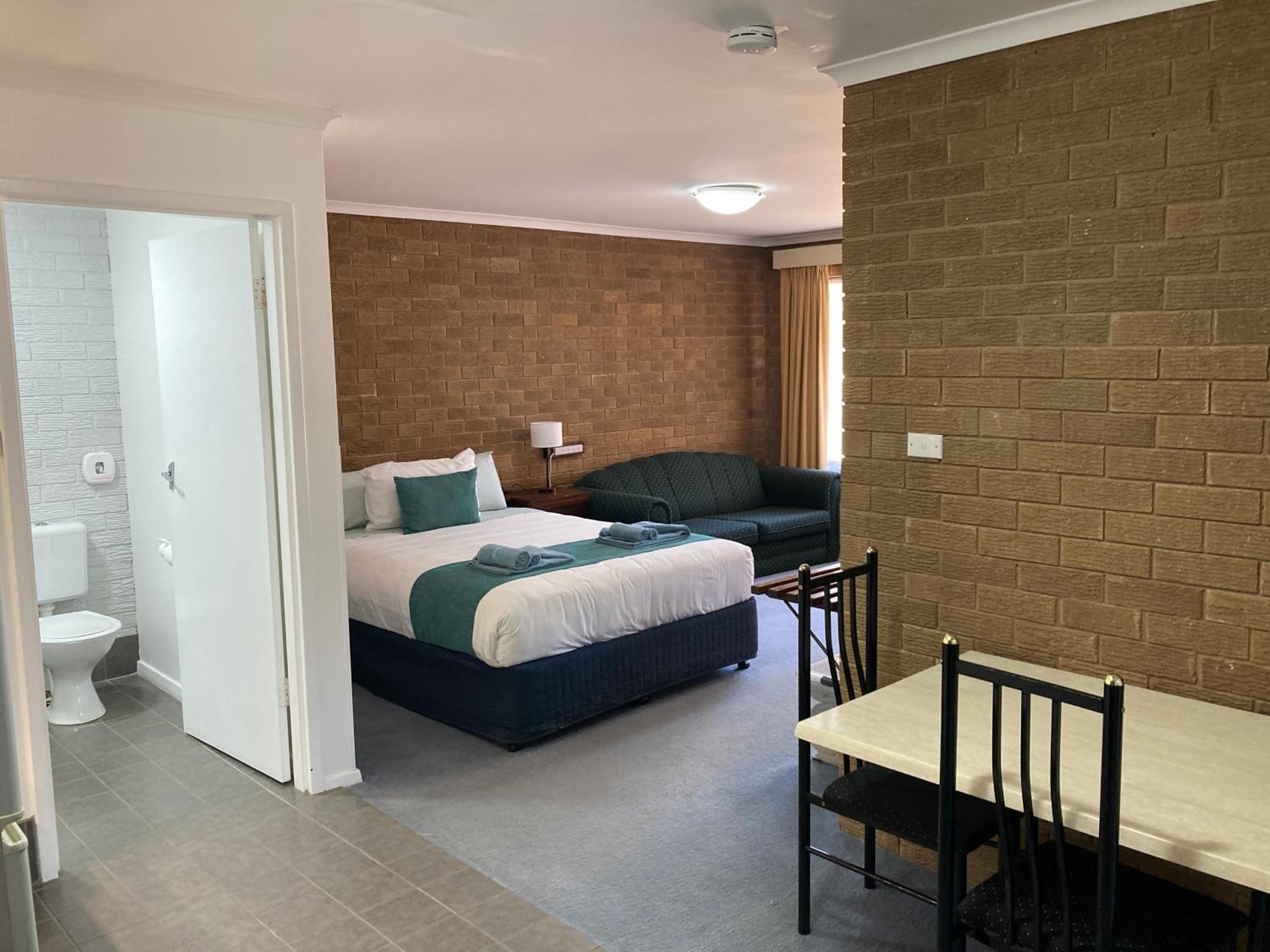 Camellia Motel
