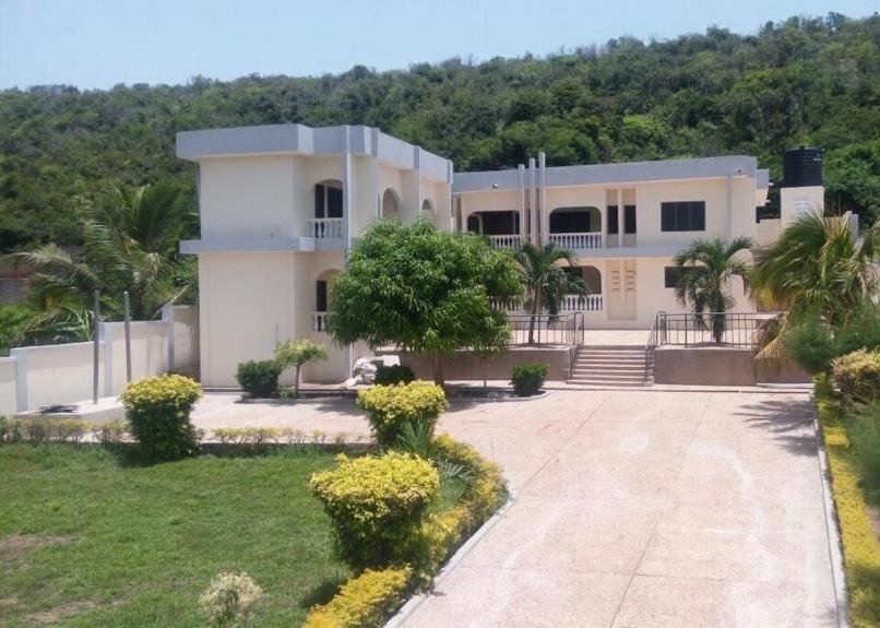 Jackson Guesthouse Anomabo view 5