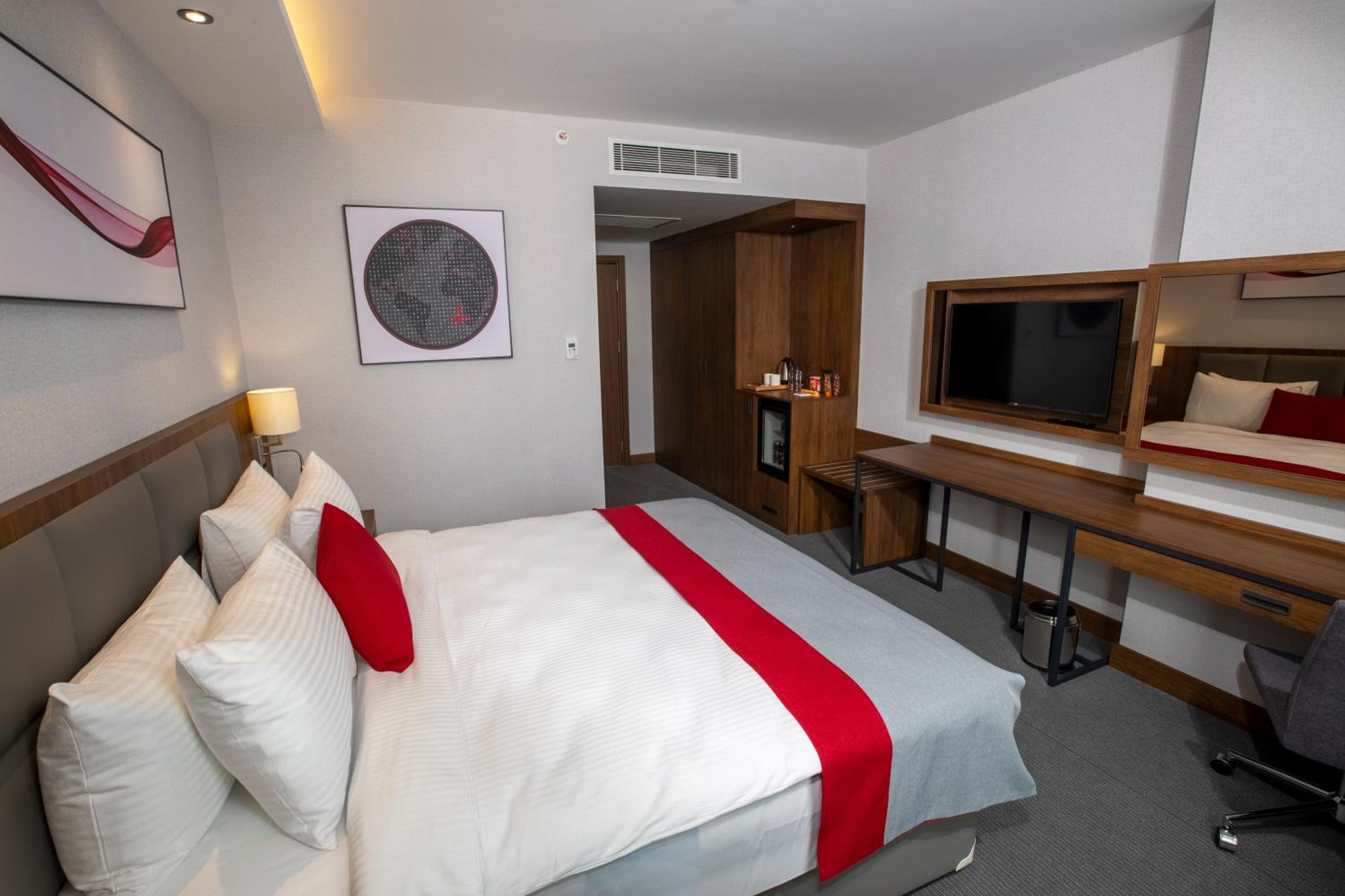 Ramada by Wyndham Izmir Aliaga - Image 36