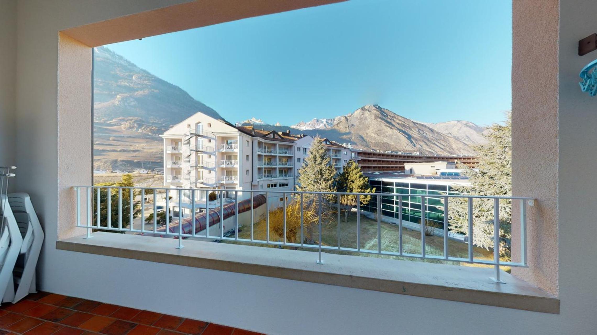 Beautiful 2 bedrooms apartment, perfectly located in Saillon view 5