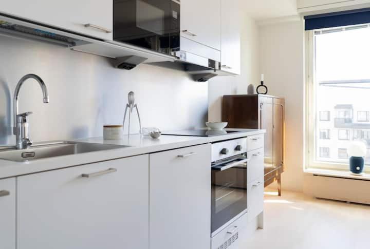 Stylish new 1br apt in Aurinkolahti view 3
