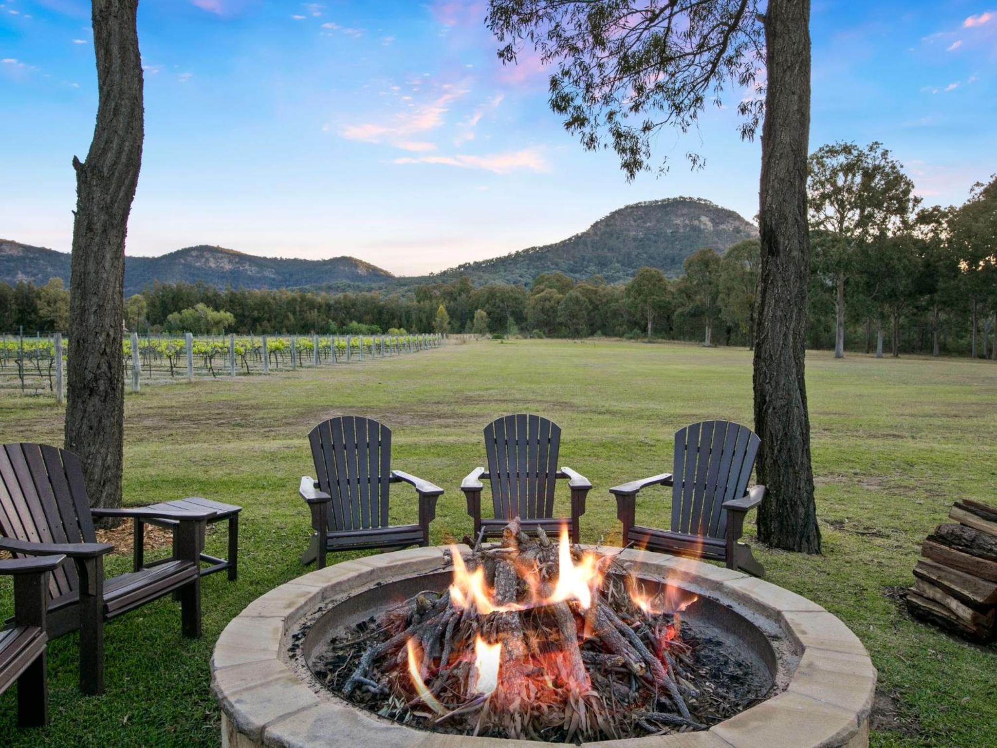 Brokenback Vineyard Luxe Homestead at Oakvale Wines