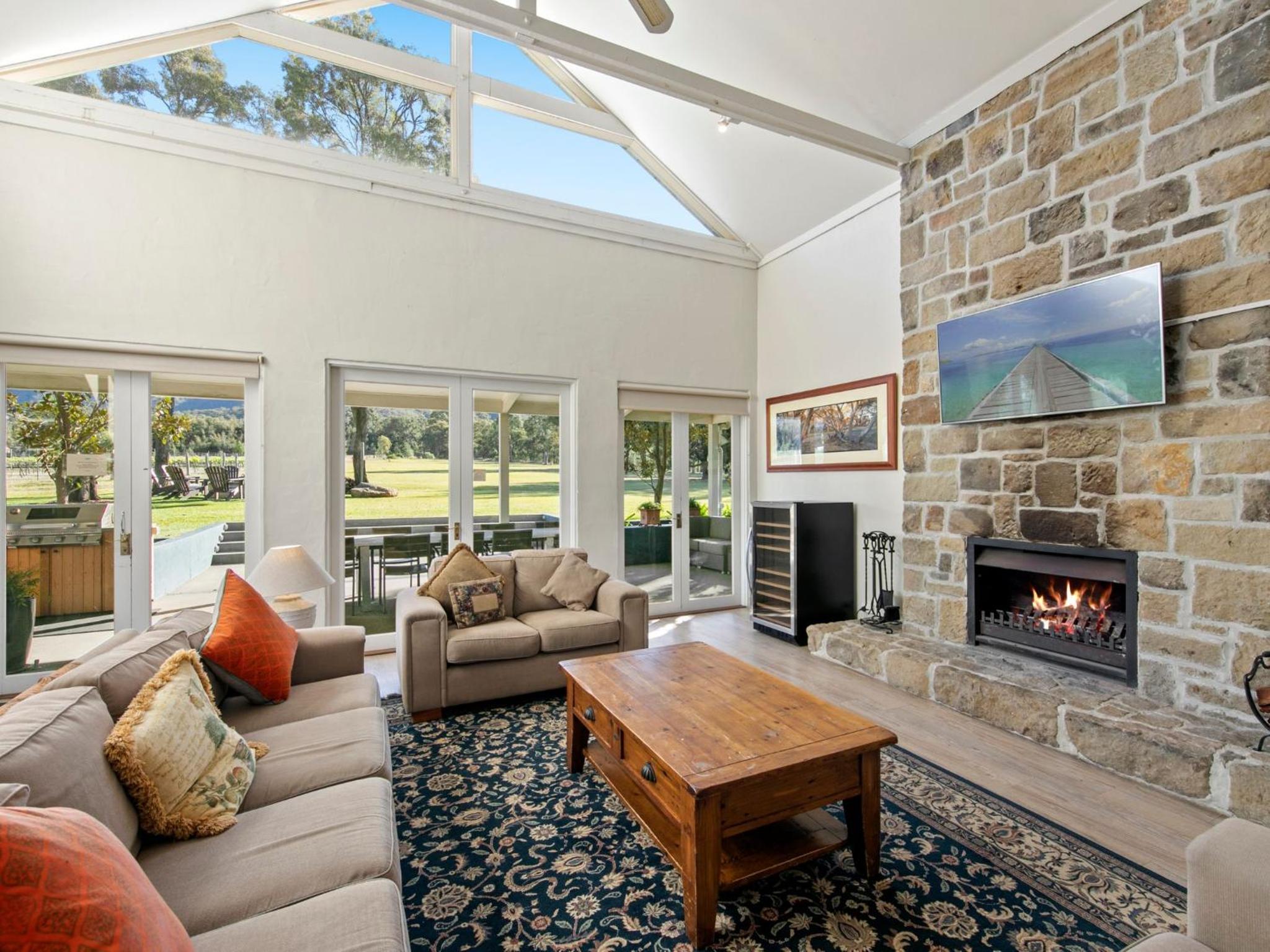 Brokenback Vineyard Luxe Homestead at Oakvale Wines