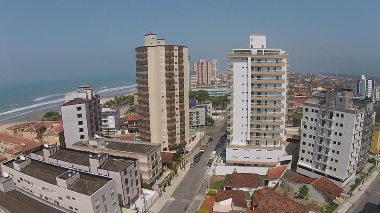 Apto super confortável 1 quadra da praia Wi-Fi 02 banheiros Churrasqueira na sacada view 2