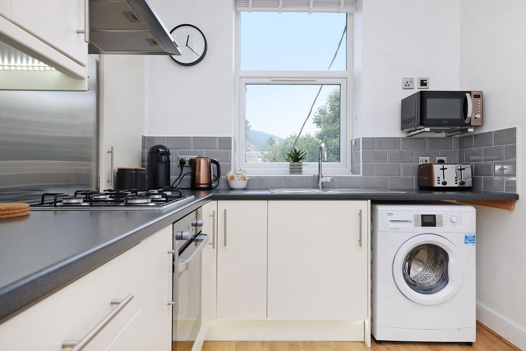 One bed apartment in the heart of Innerleithen view 4