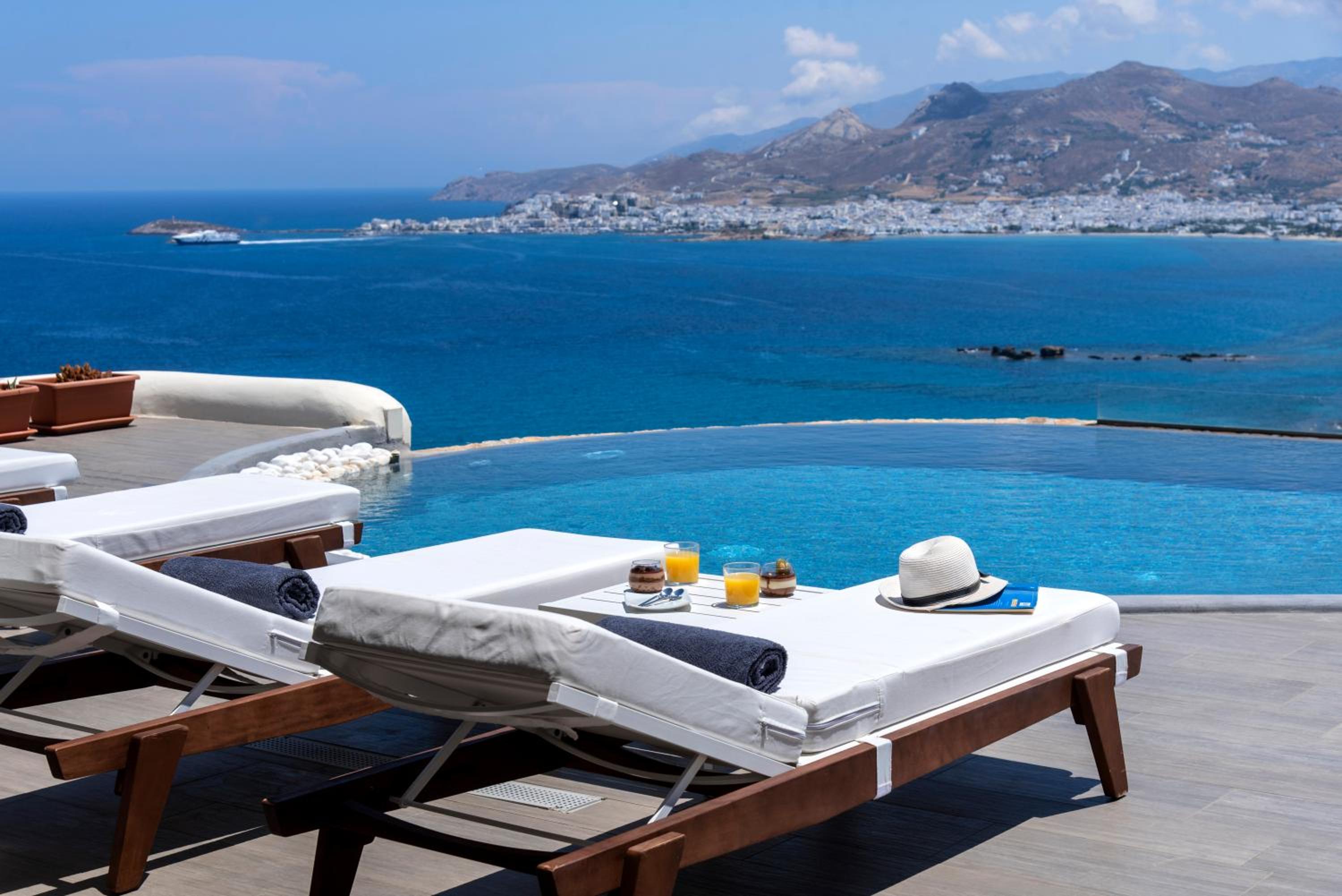 Naxos Rock Villas
