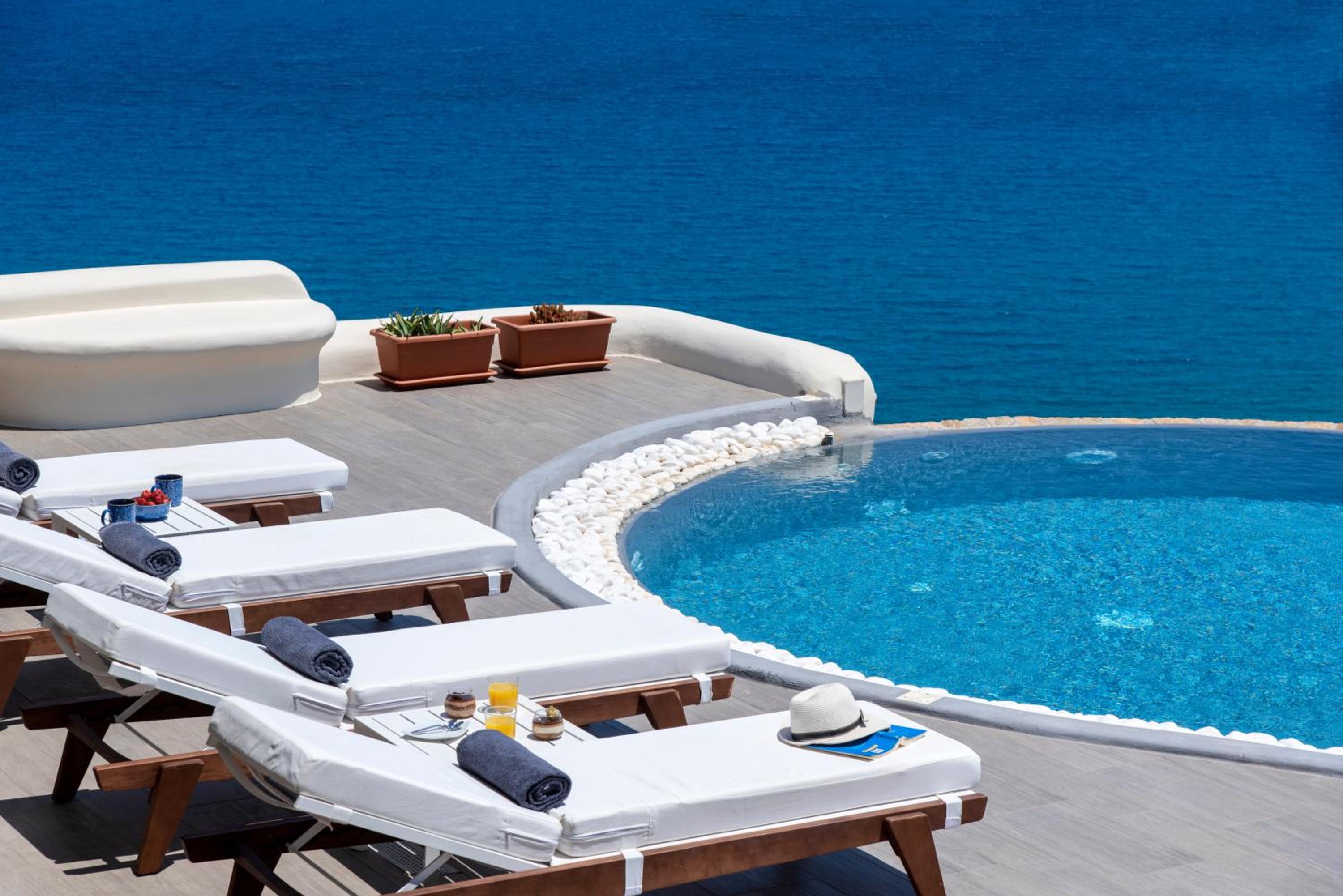Naxos Rock Villas