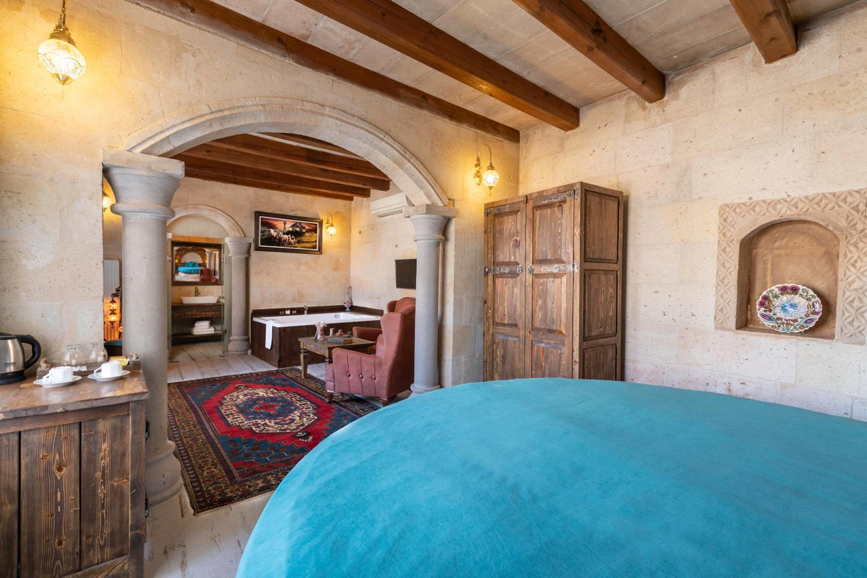 Maron Stone House - Image 70