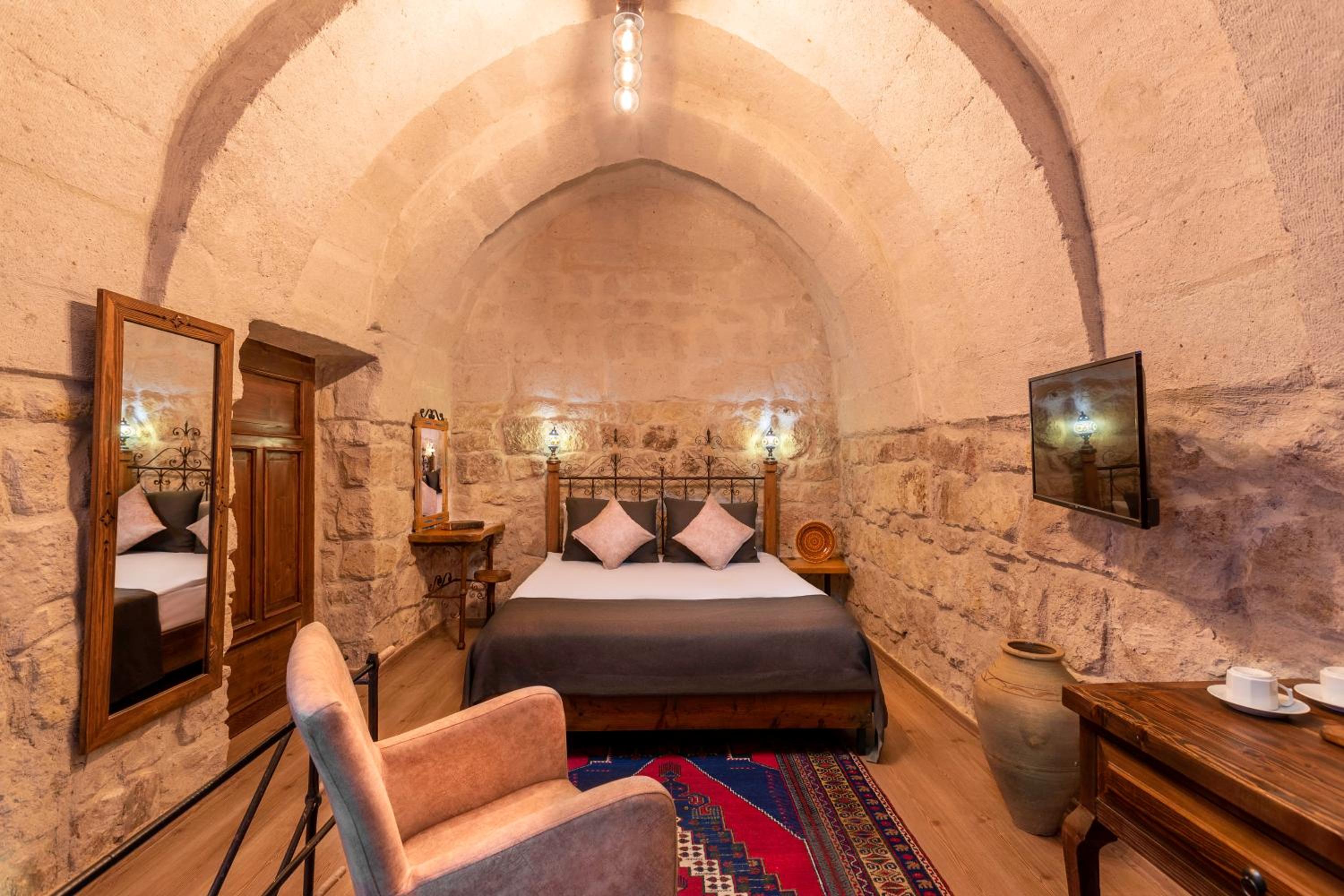 Maron Stone House - Image 74