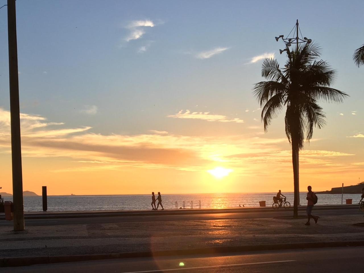 Apartamento no melhor ponto de Copacabana a 5 minutos da praia view 2