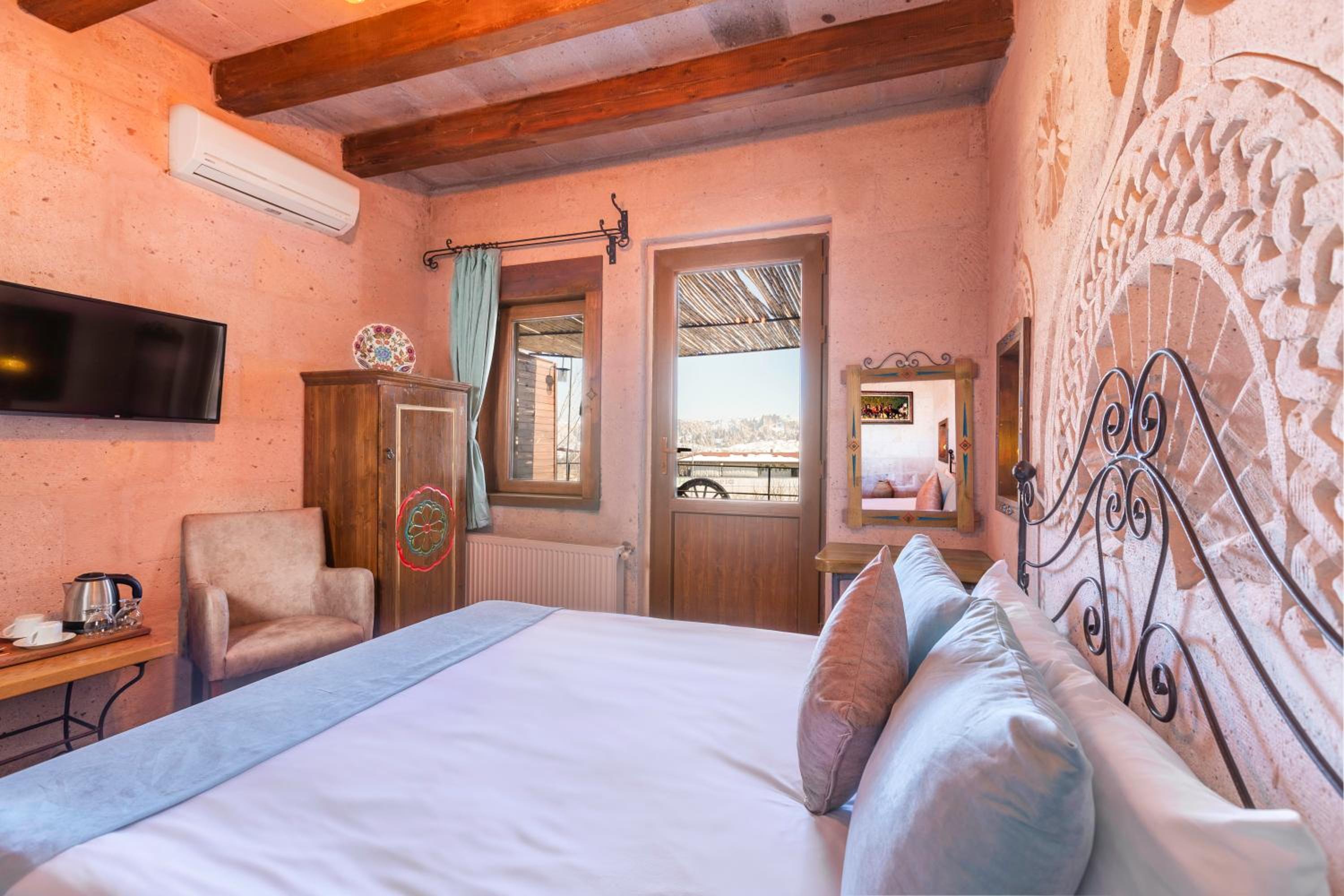 Maron Stone House - Image 76
