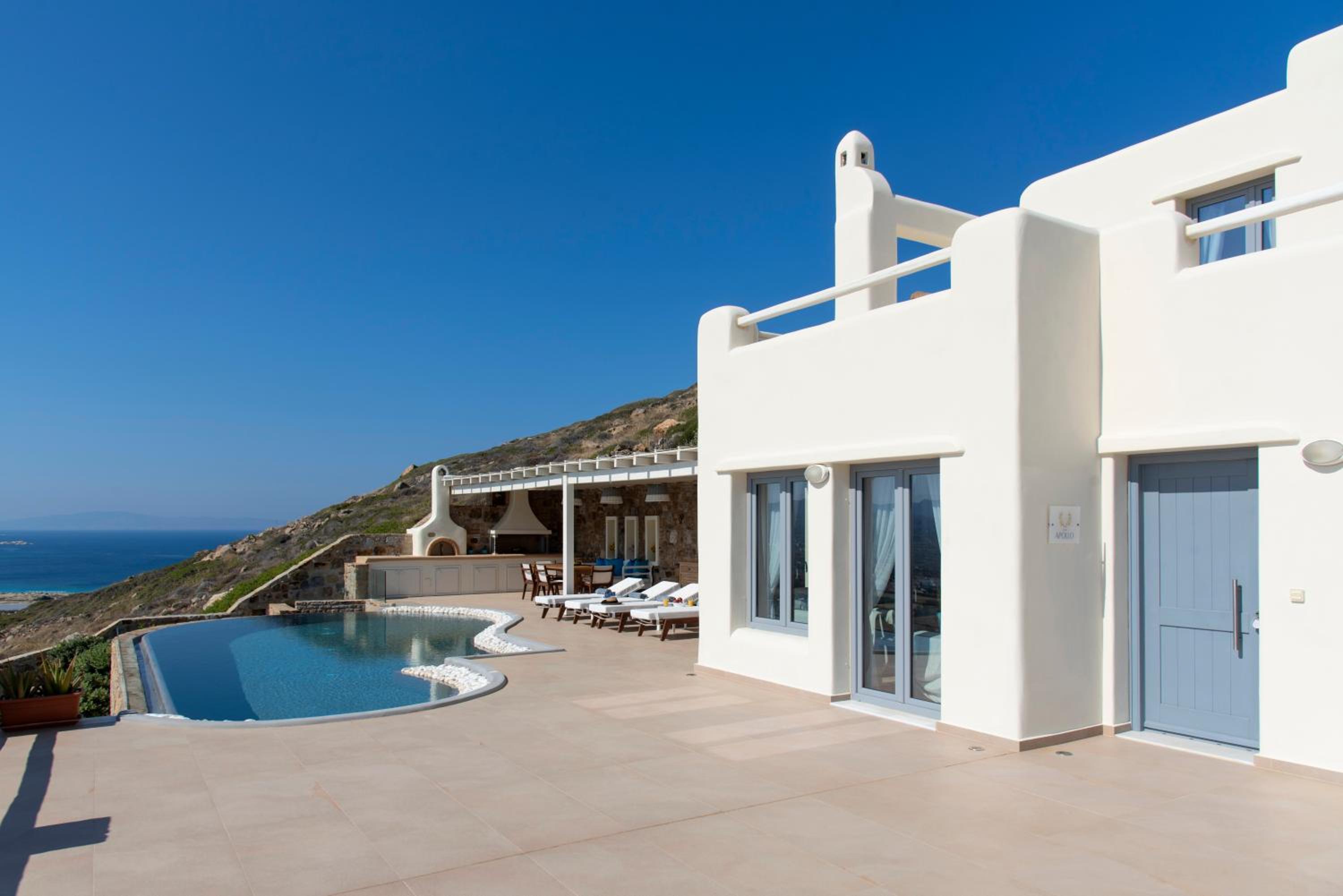 Naxos Rock Villas