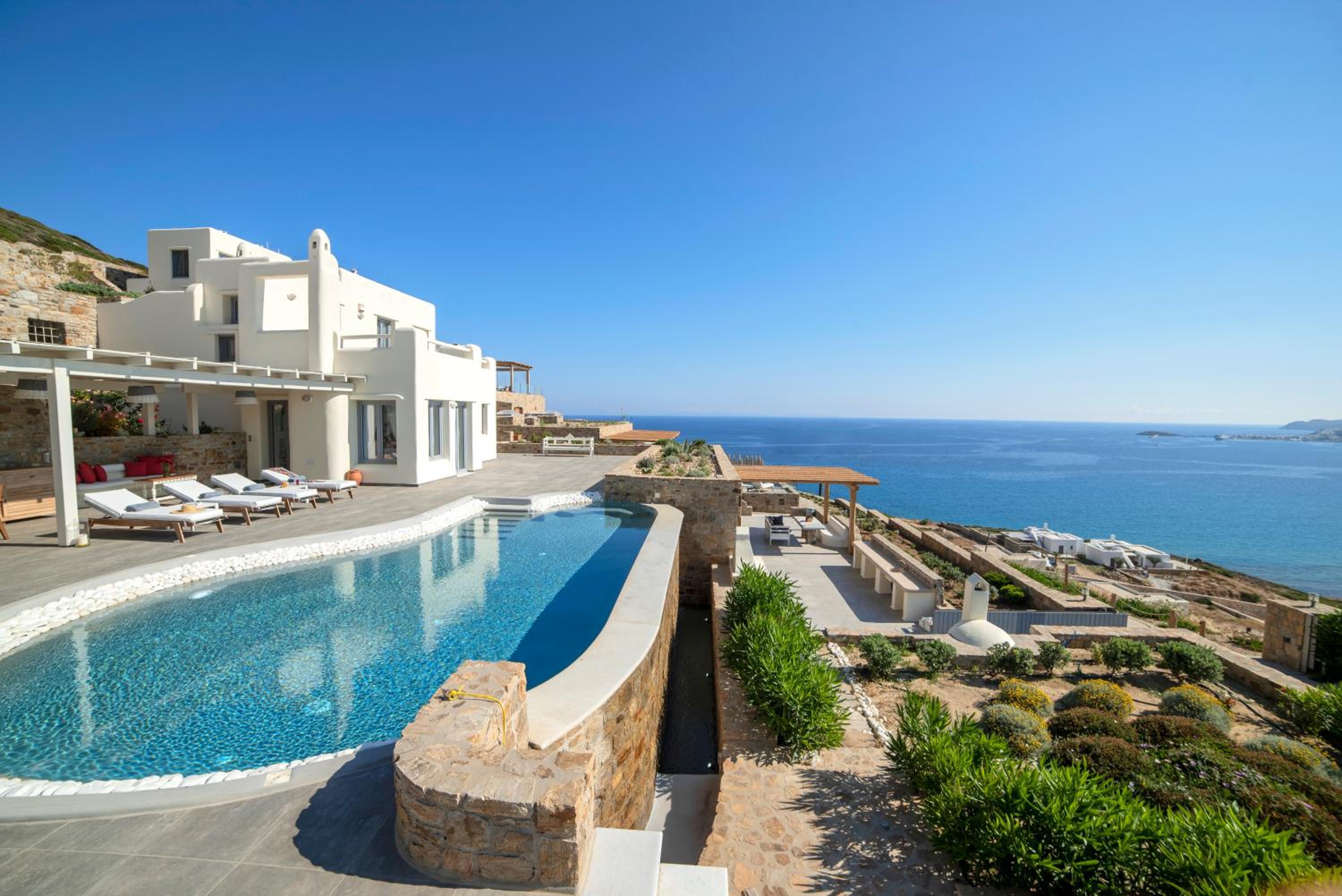 Naxos Rock Villas