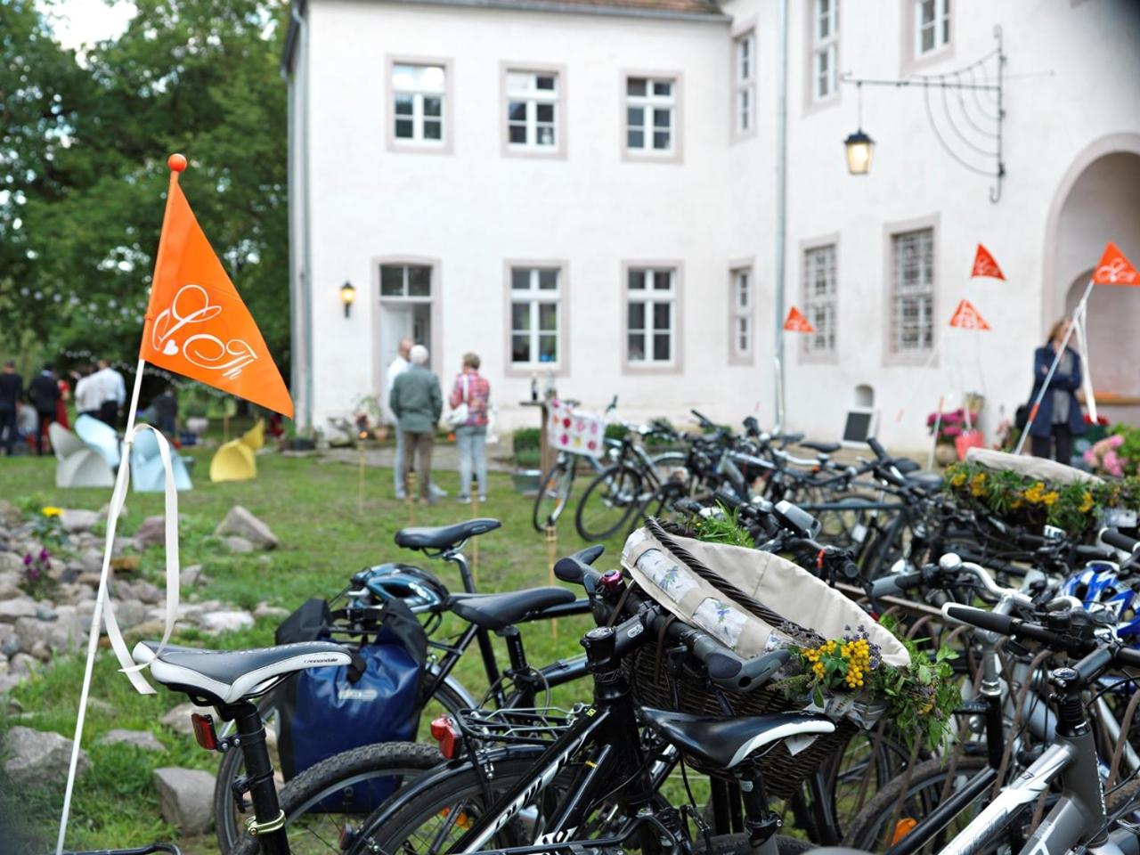 Event- Kultur & B&B Kunst Schloss Neuenhagen Übernachten im Denkmal