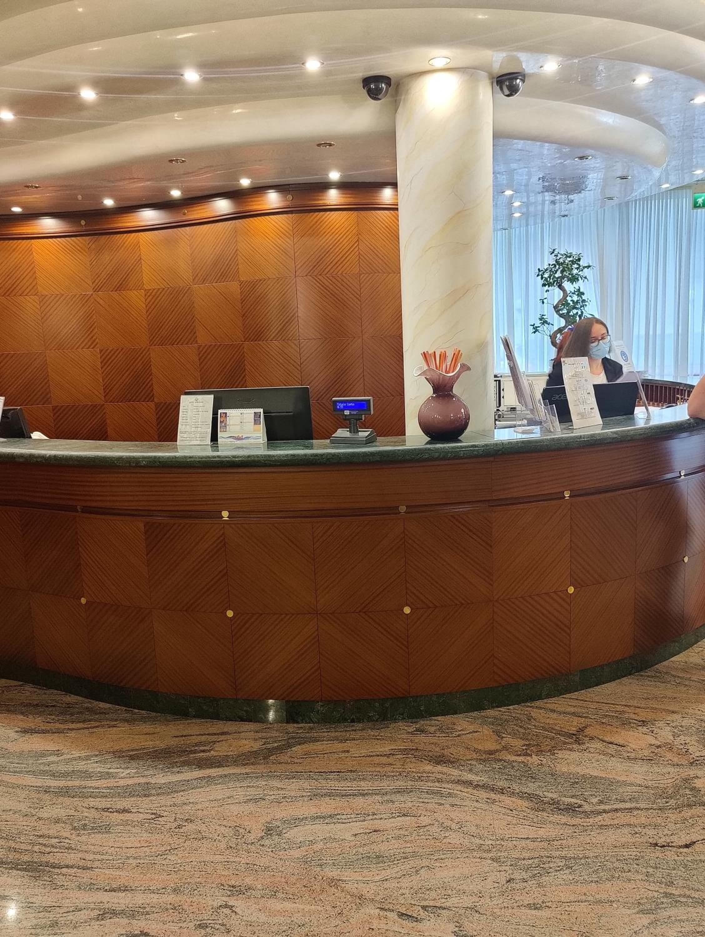 Hotel Ambassador — 6