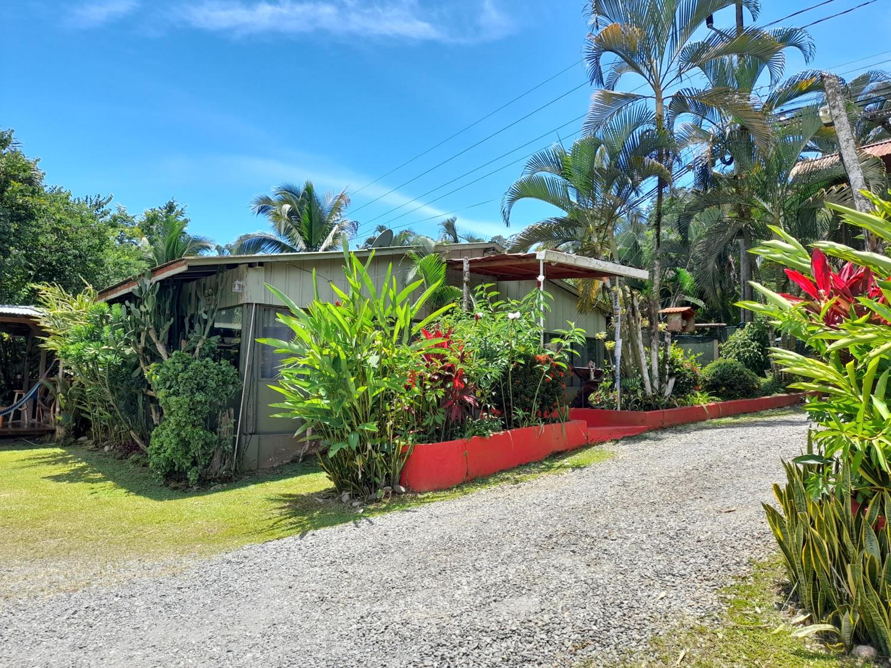 Hotel El Colibri Rojo