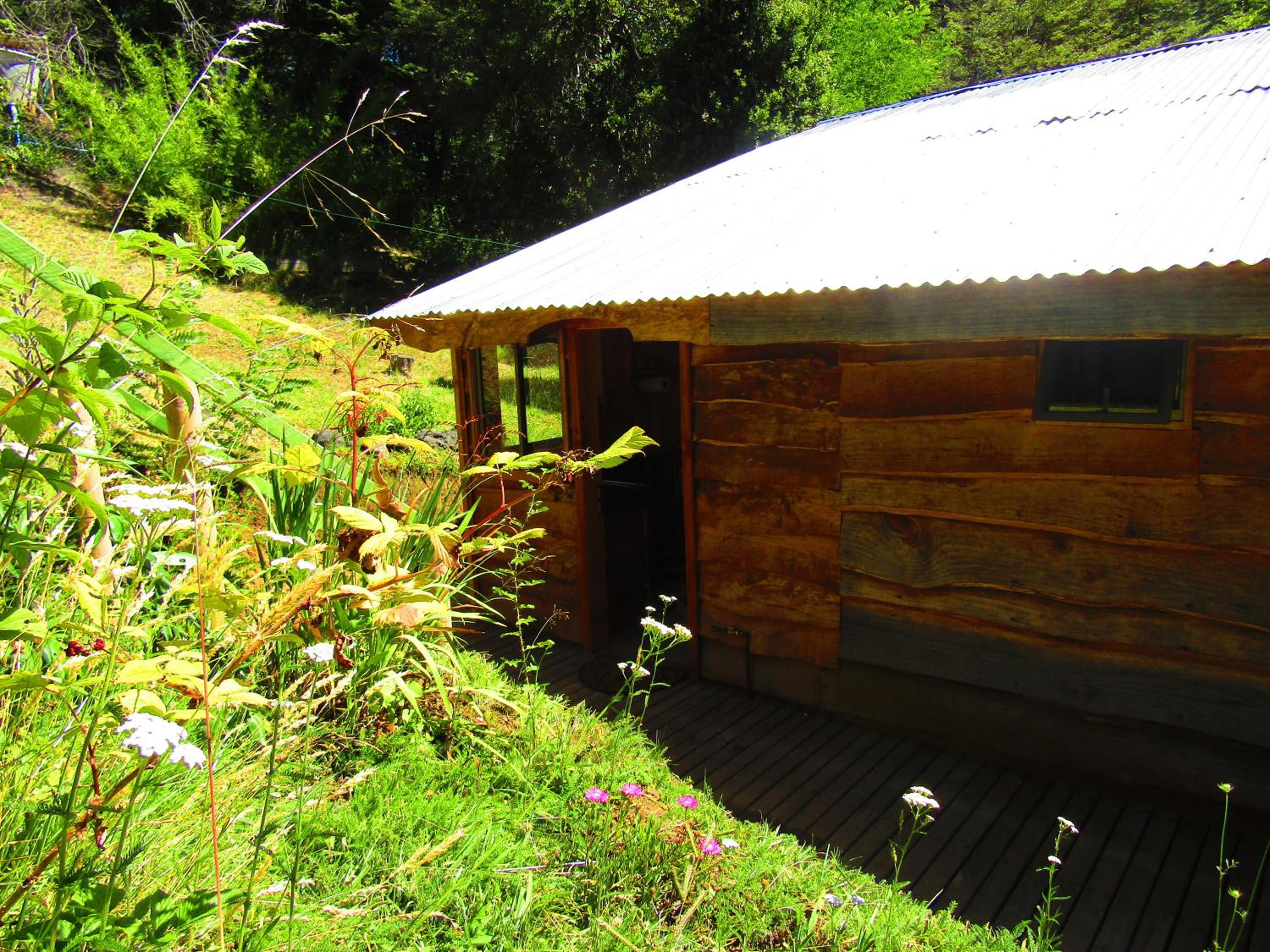 Refugio Montaña Kultrun Mawida, Mini-Cabaña con baño y cocina privada WIFI
