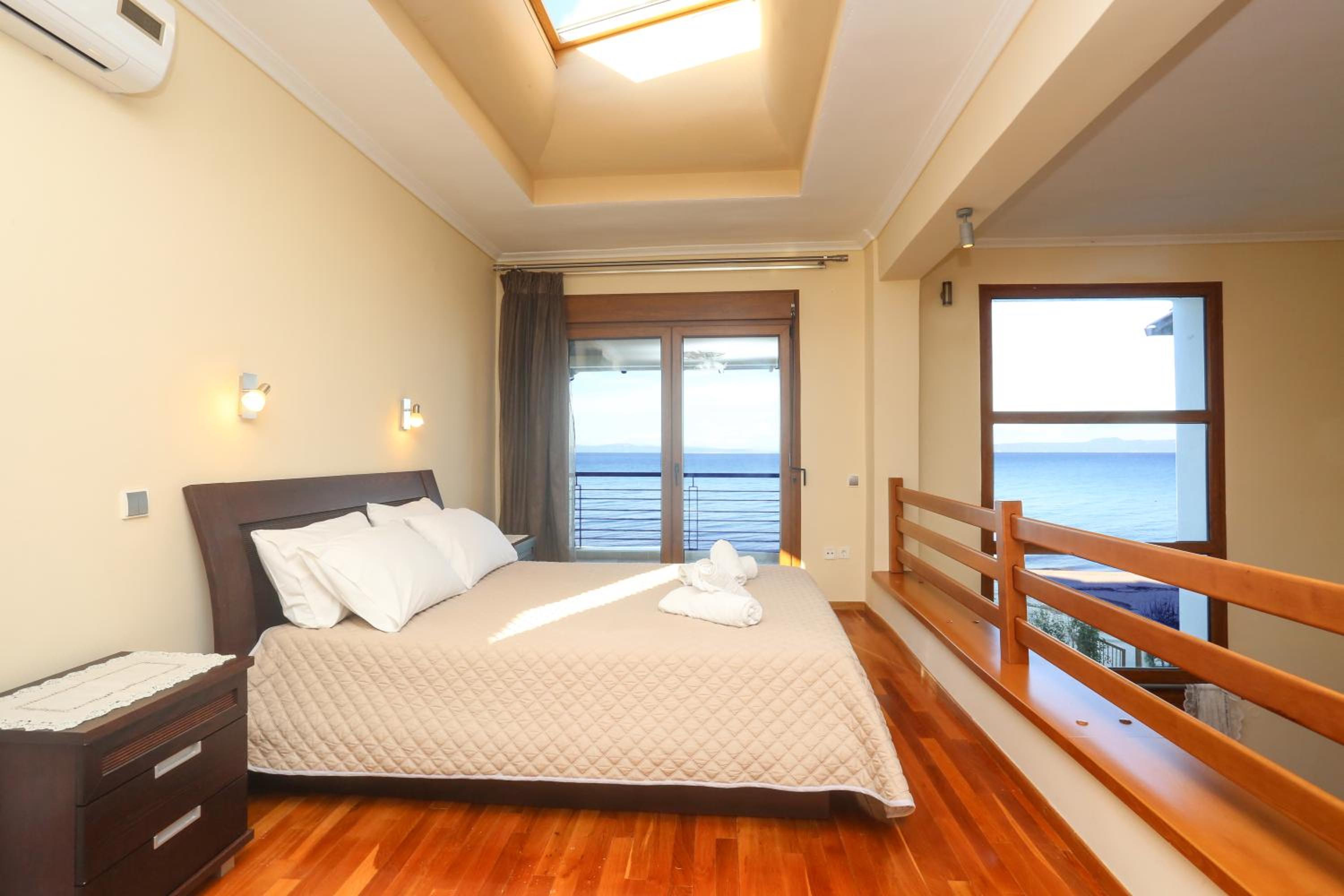 Villa Omega - Beachfront, Garden, BBQ view 3