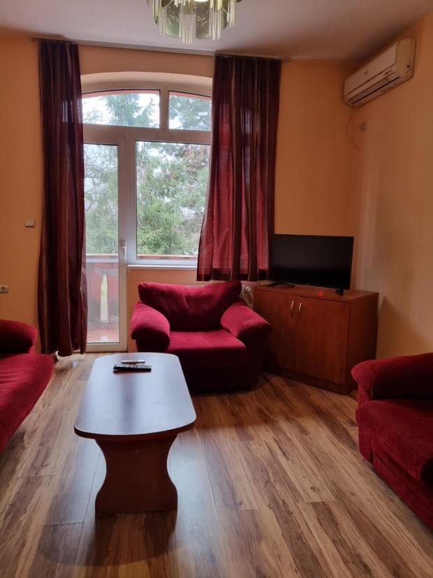 Family Hotel RUJETA Семеен Хотел РУЖЕТА - идеален център