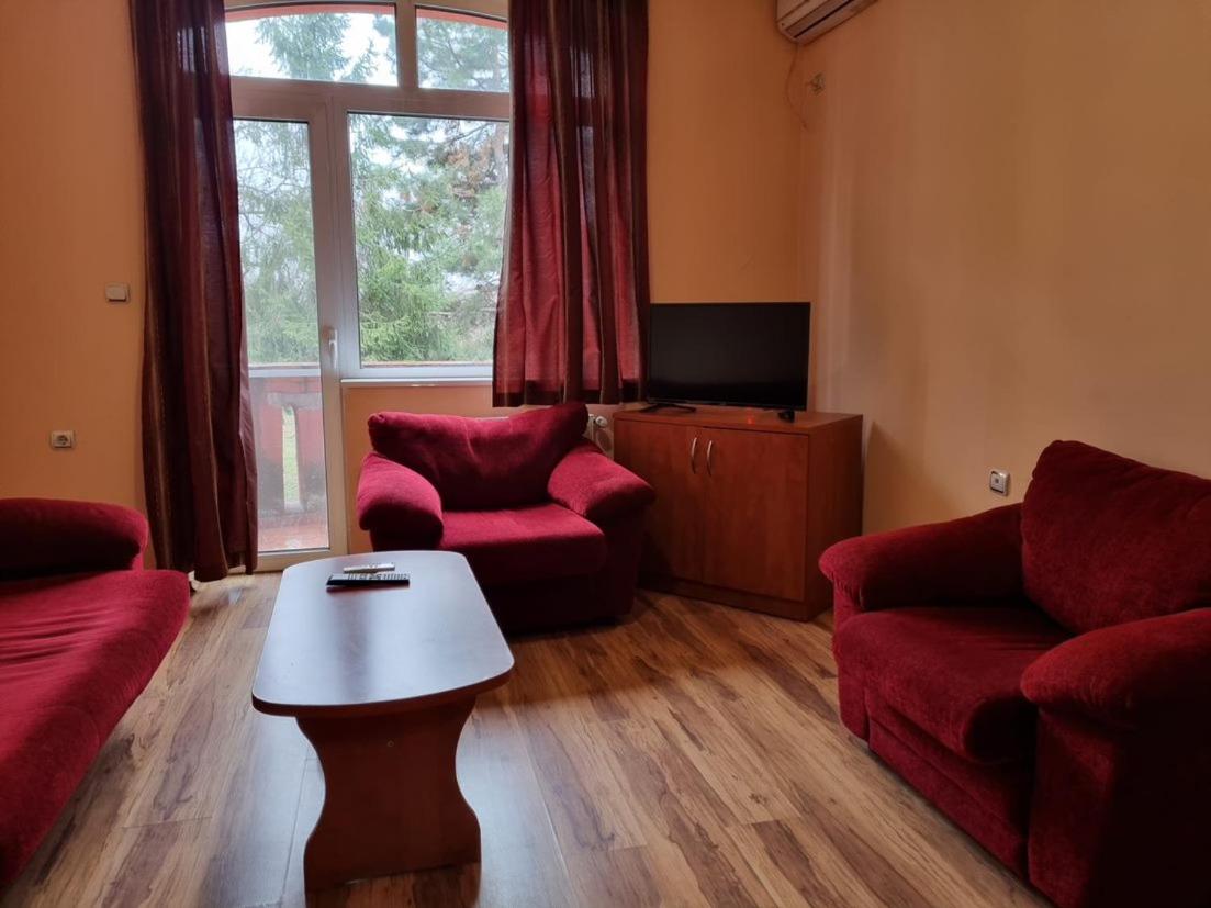 Family Hotel RUJETA Семеен Хотел РУЖЕТА - идеален център