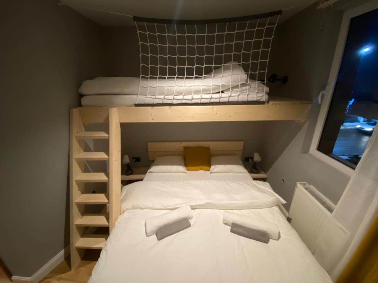 NEST view 4