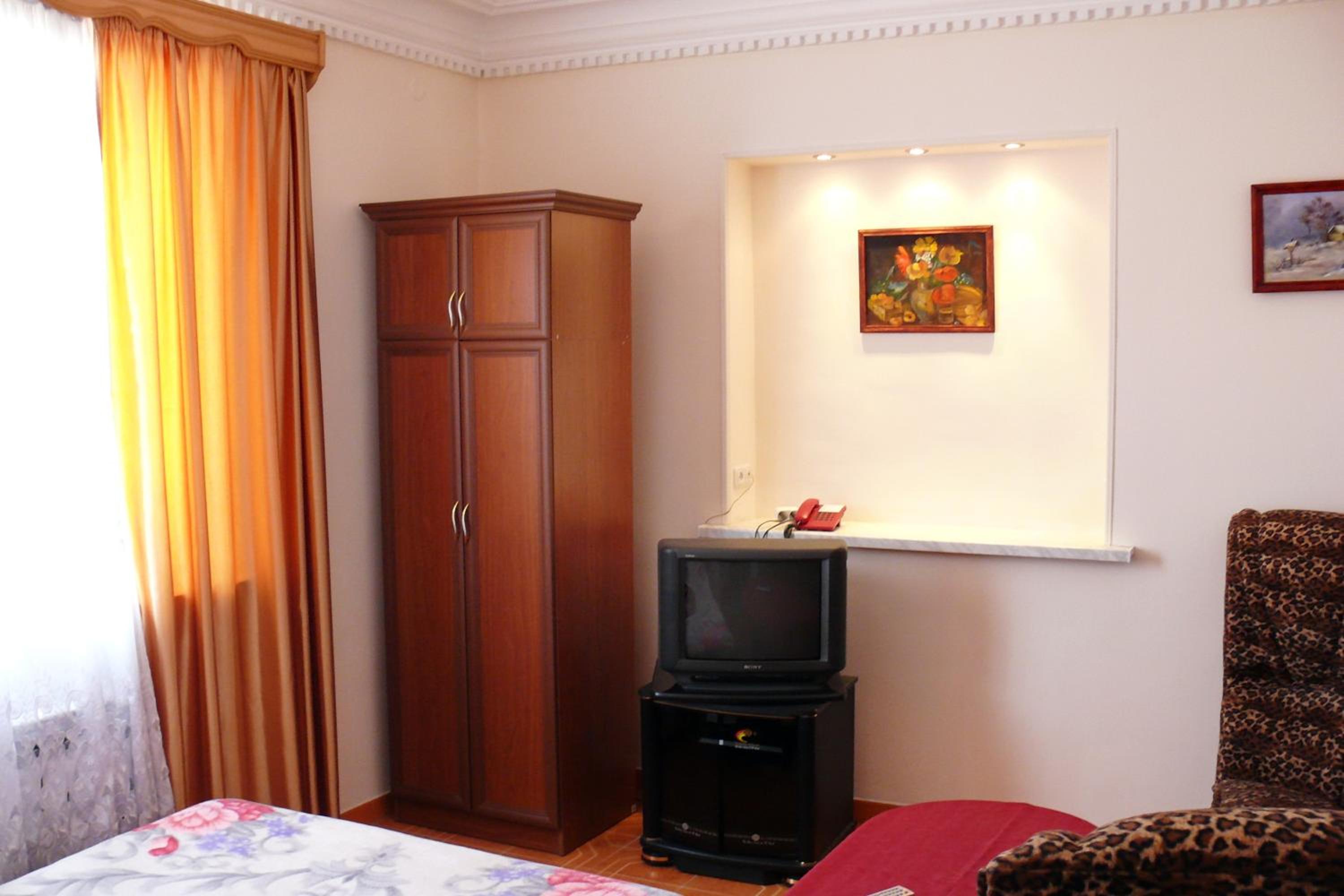 Erazank Hotel