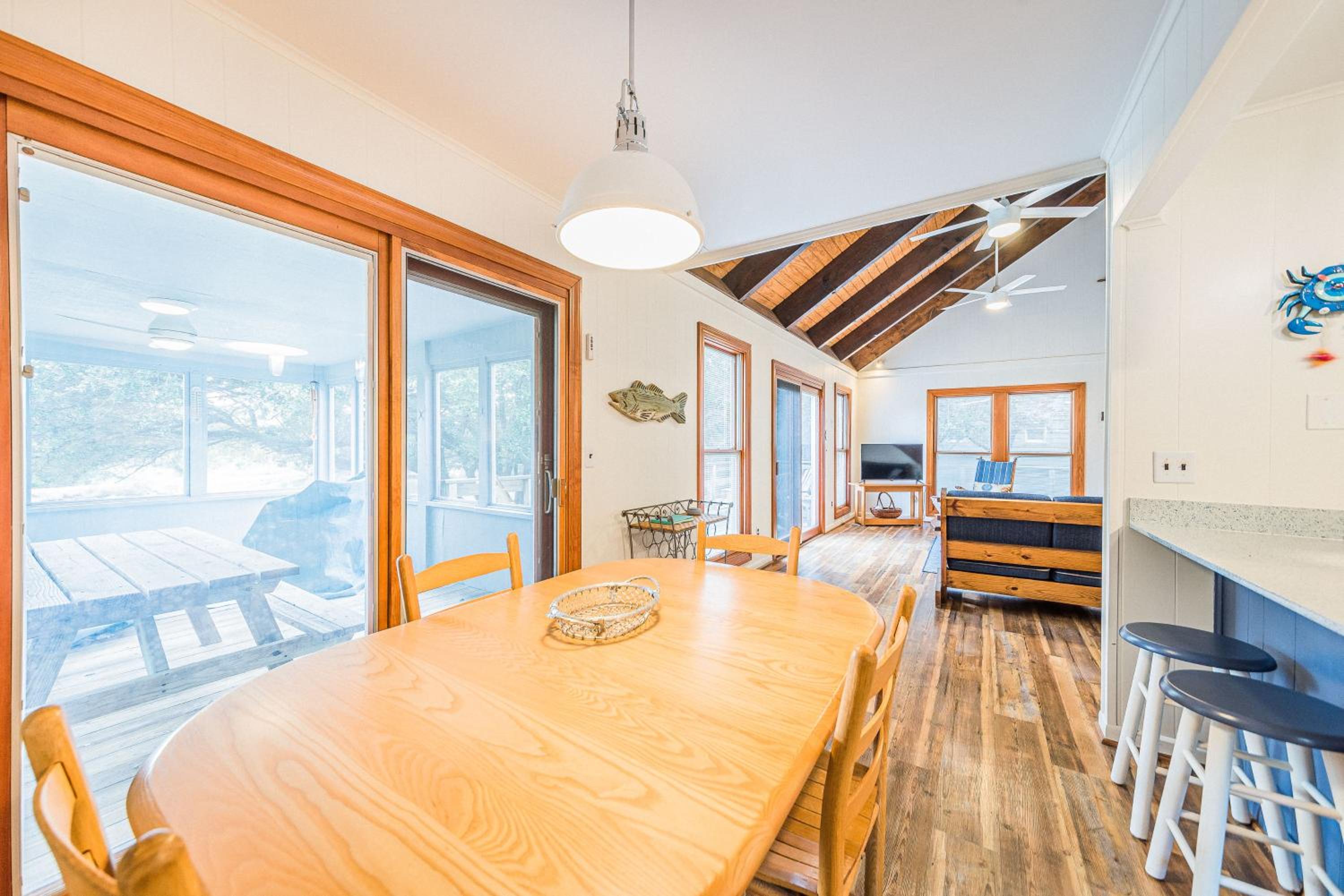 Casa La Playa - Duck, Sanderling, Lakefront, 160 Yards to the Beach, Community Pool, Pets OK