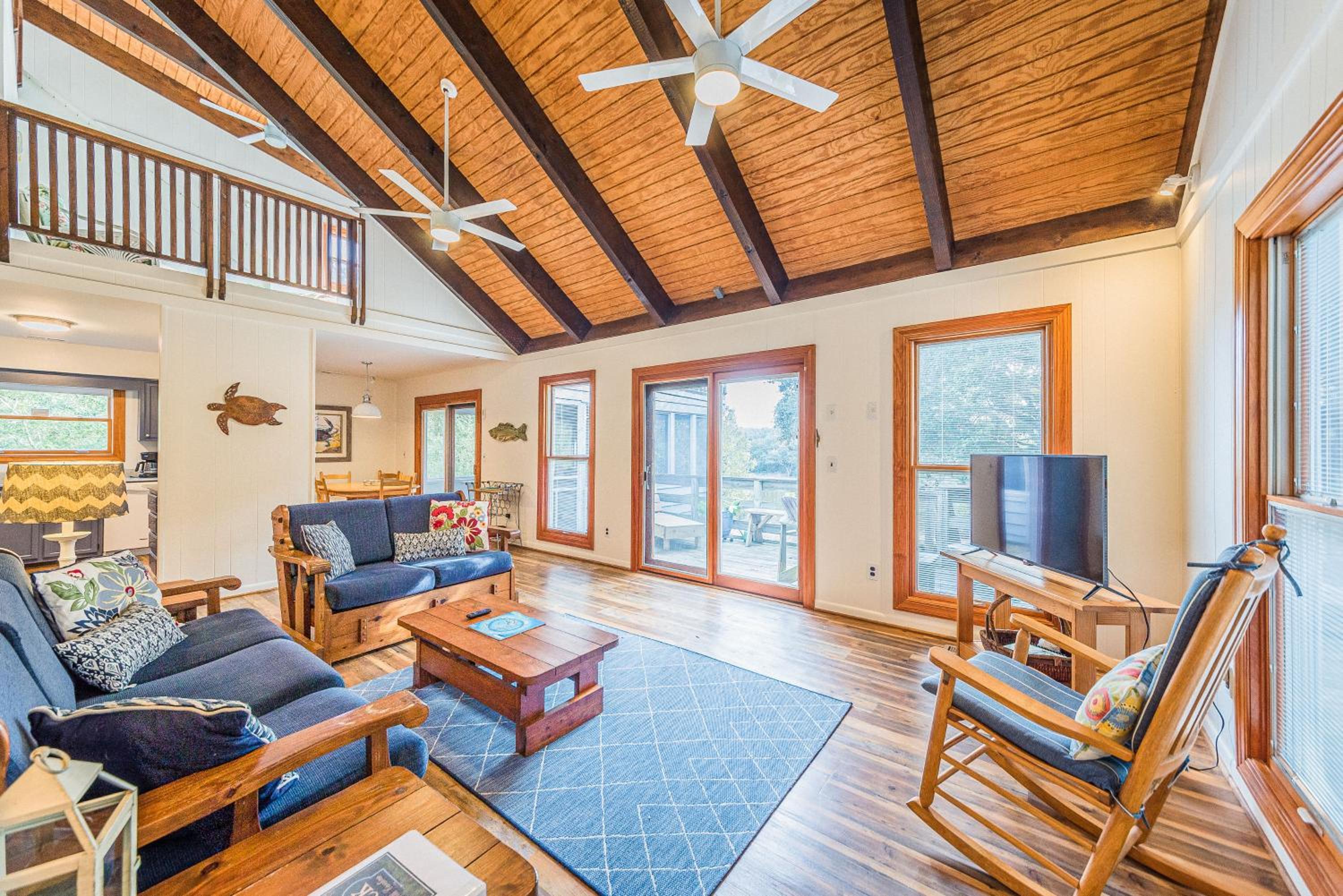 Casa La Playa - Duck, Sanderling, Lakefront, 160 Yards to the Beach, Community Pool, Pets OK