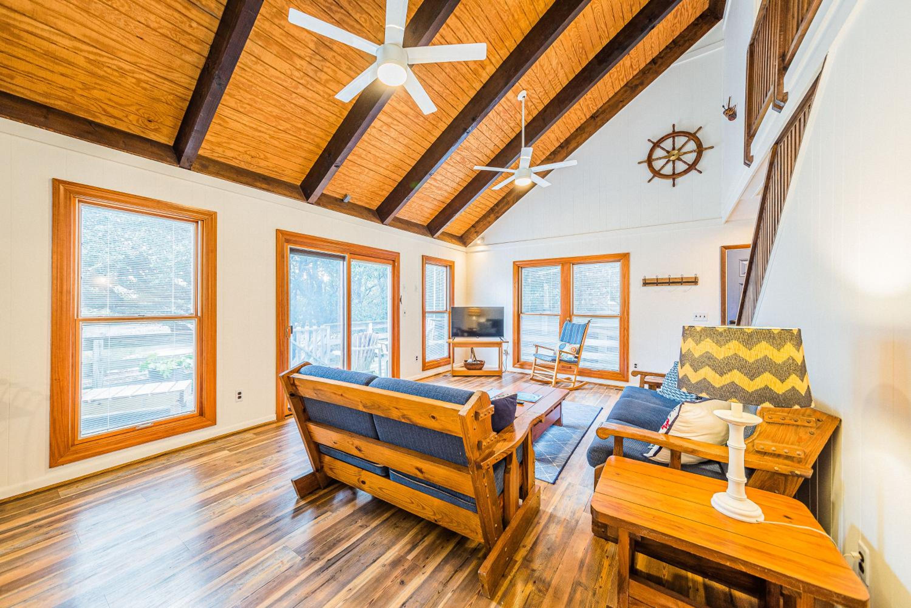 Casa La Playa - Duck, Sanderling, Lakefront, 160 Yards to the Beach, Community Pool, Pets OK