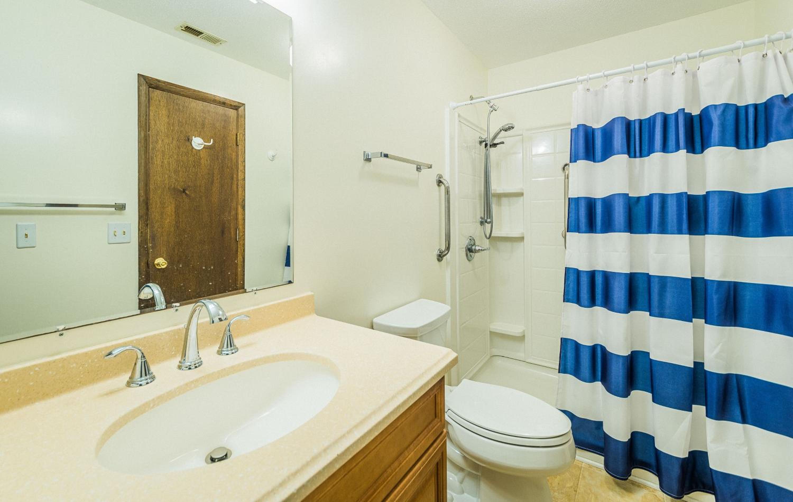 Casa La Playa - Duck, Sanderling, Lakefront, 160 Yards to the Beach, Community Pool, Pets OK
