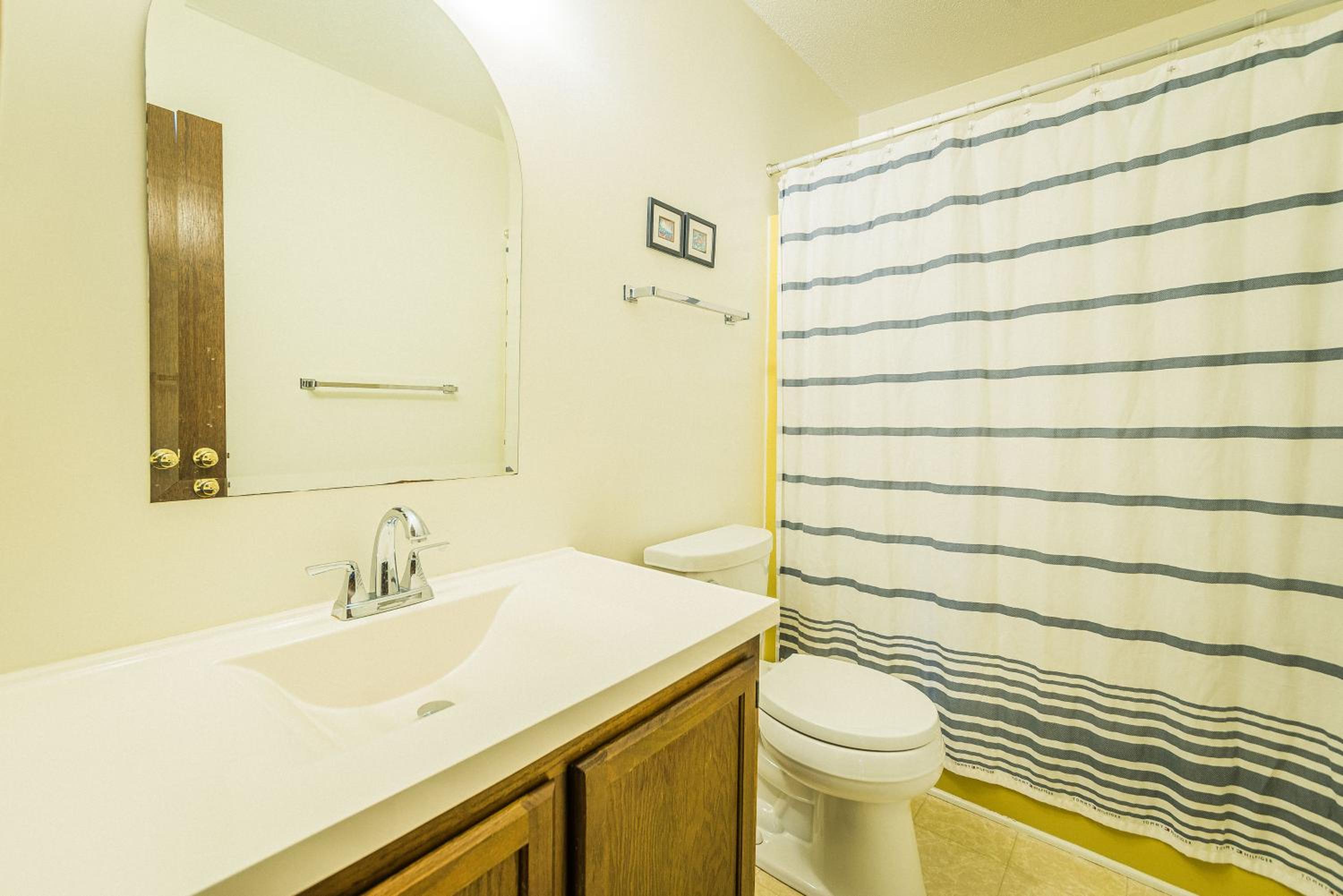 Casa La Playa - Duck, Sanderling, Lakefront, 160 Yards to the Beach, Community Pool, Pets OK